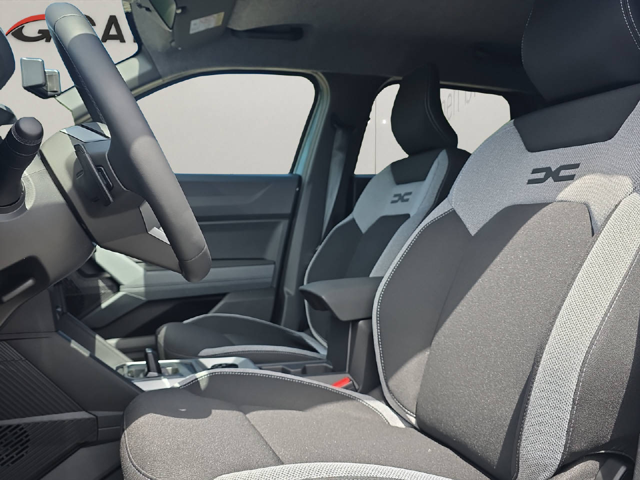 DACIA Duster 1.2 Hybrid Journey 4WD-image-9