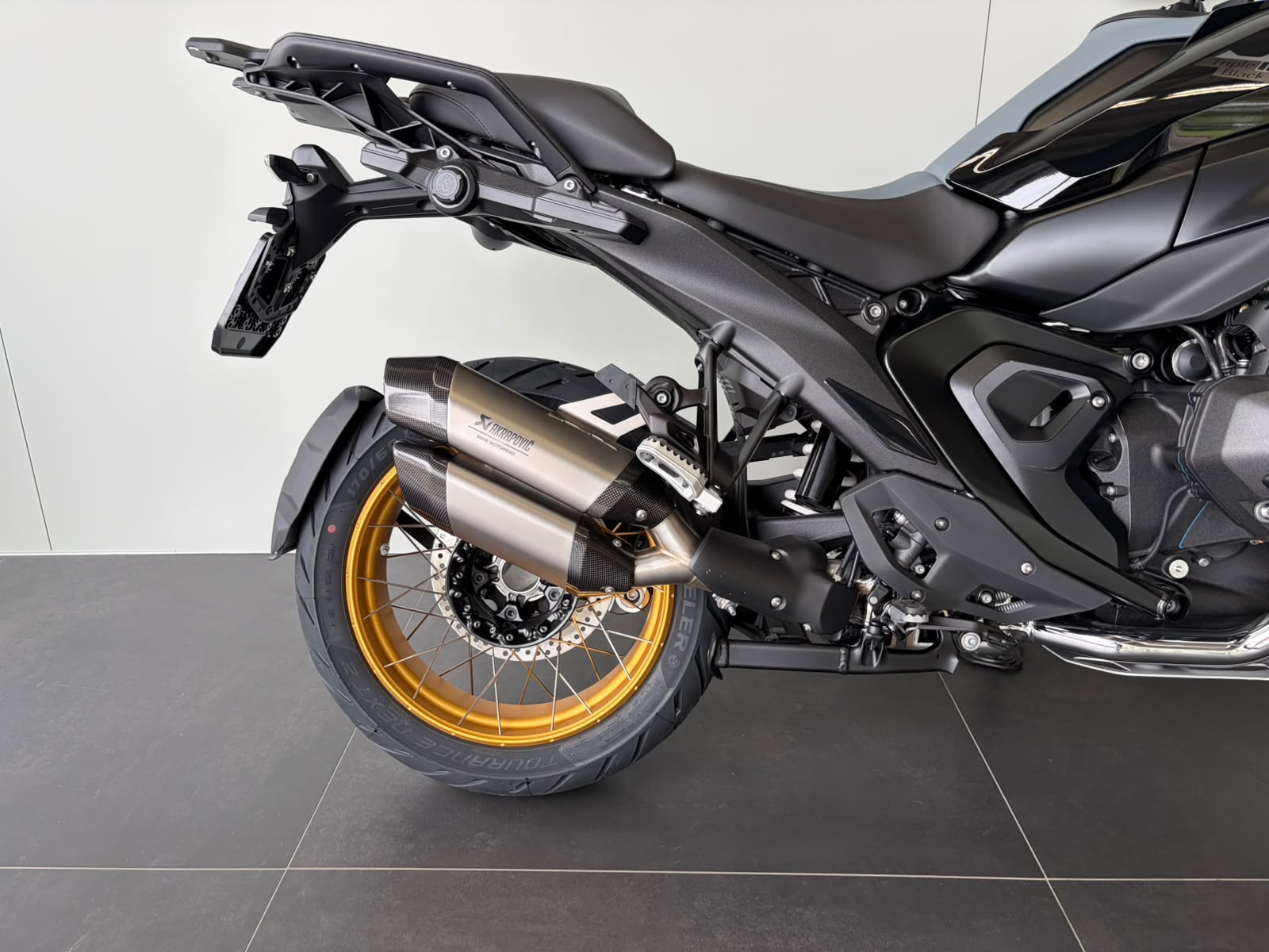 BMW R 1300 GS-image-12