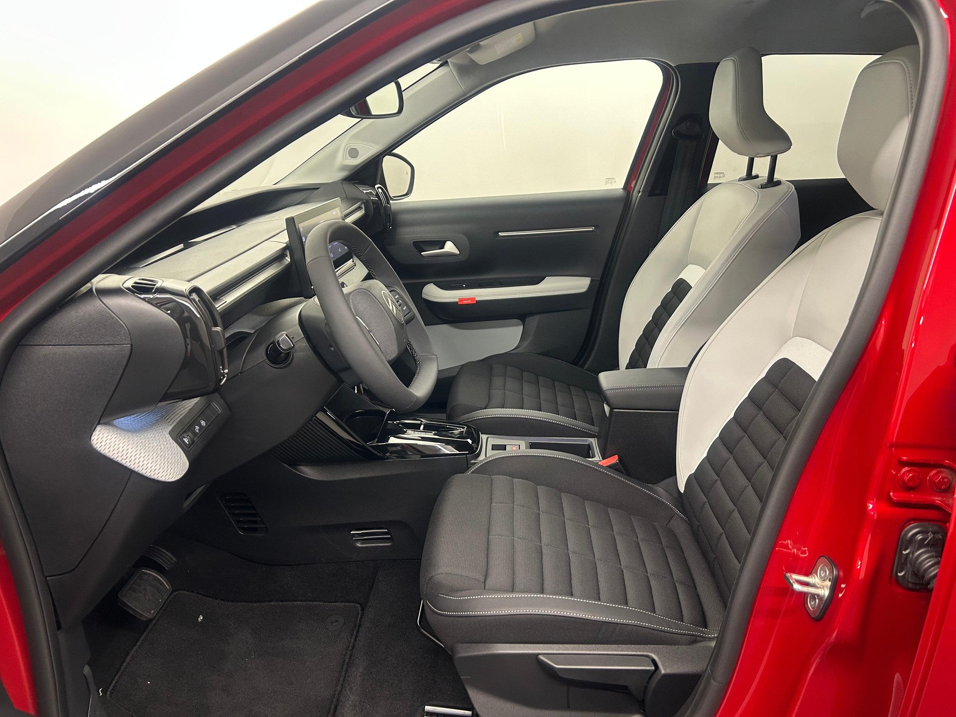 CITROEN e-C3 Aircross Max-image-4