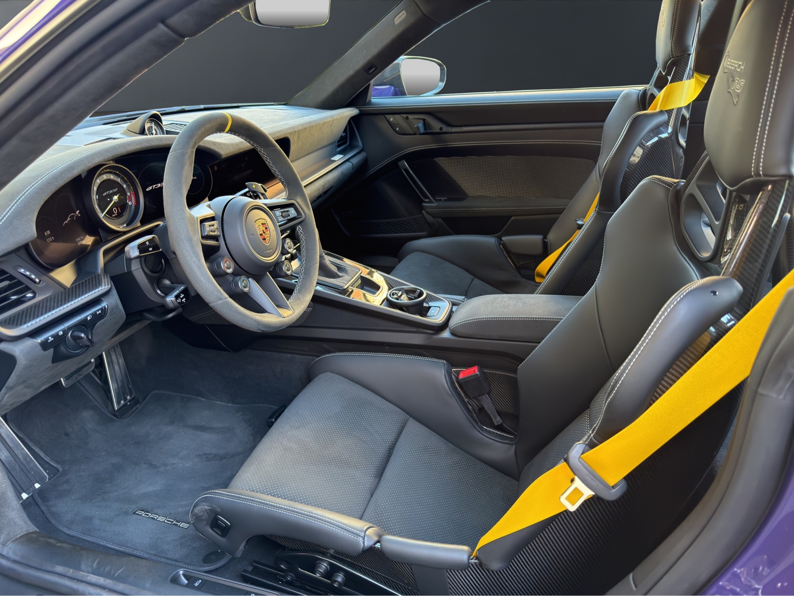 PORSCHE 911 GT3 RS-image-8