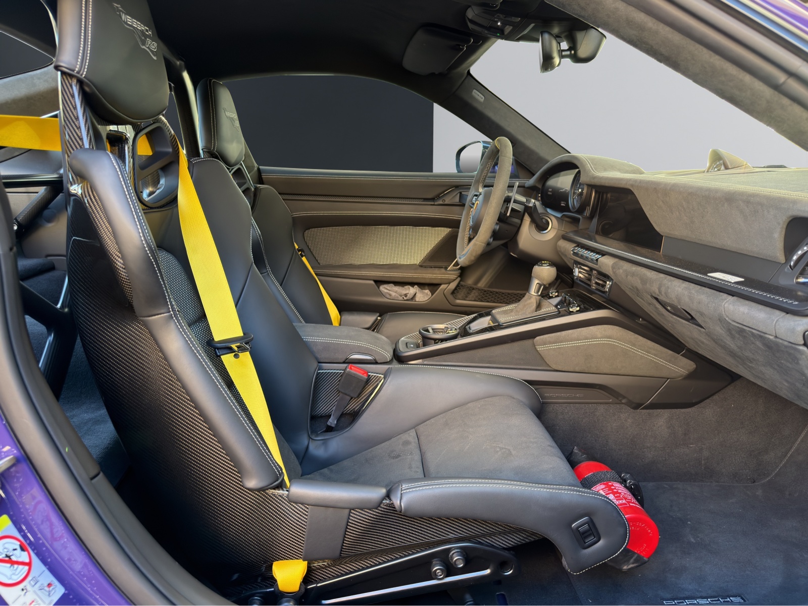PORSCHE 911 GT3 RS-image-12