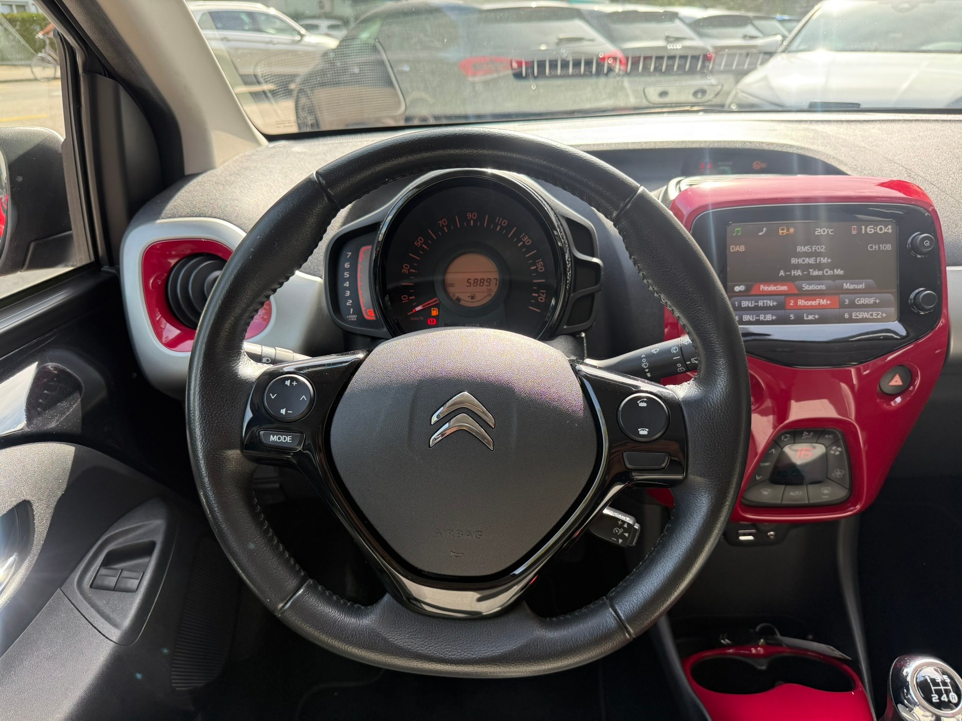CITROEN C1 1.2 PureTech Shine-image-8