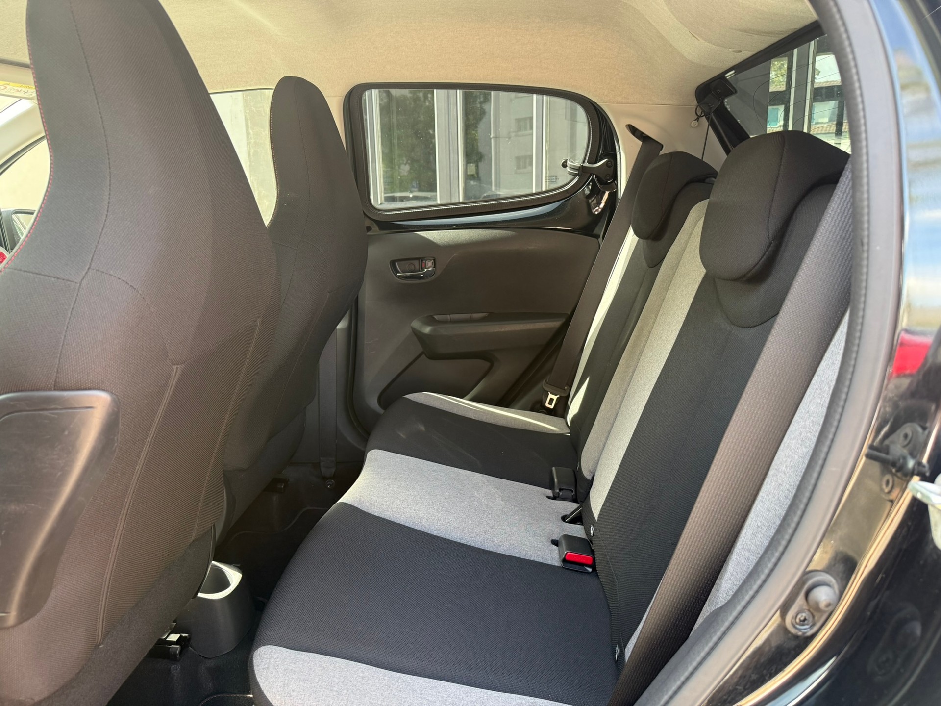 CITROEN C1 1.2 PureTech Shine-image-7