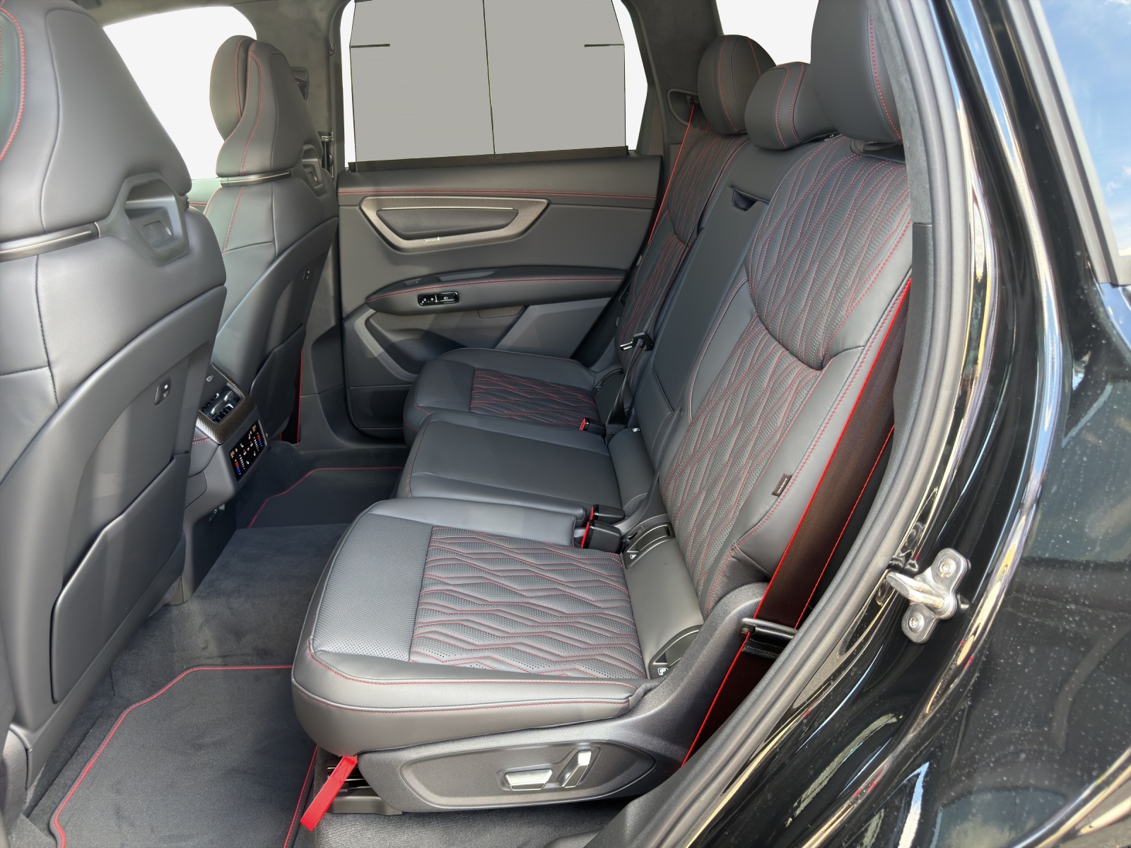 AUDI Q7 SUV TDI quattro 220 kW-image-11