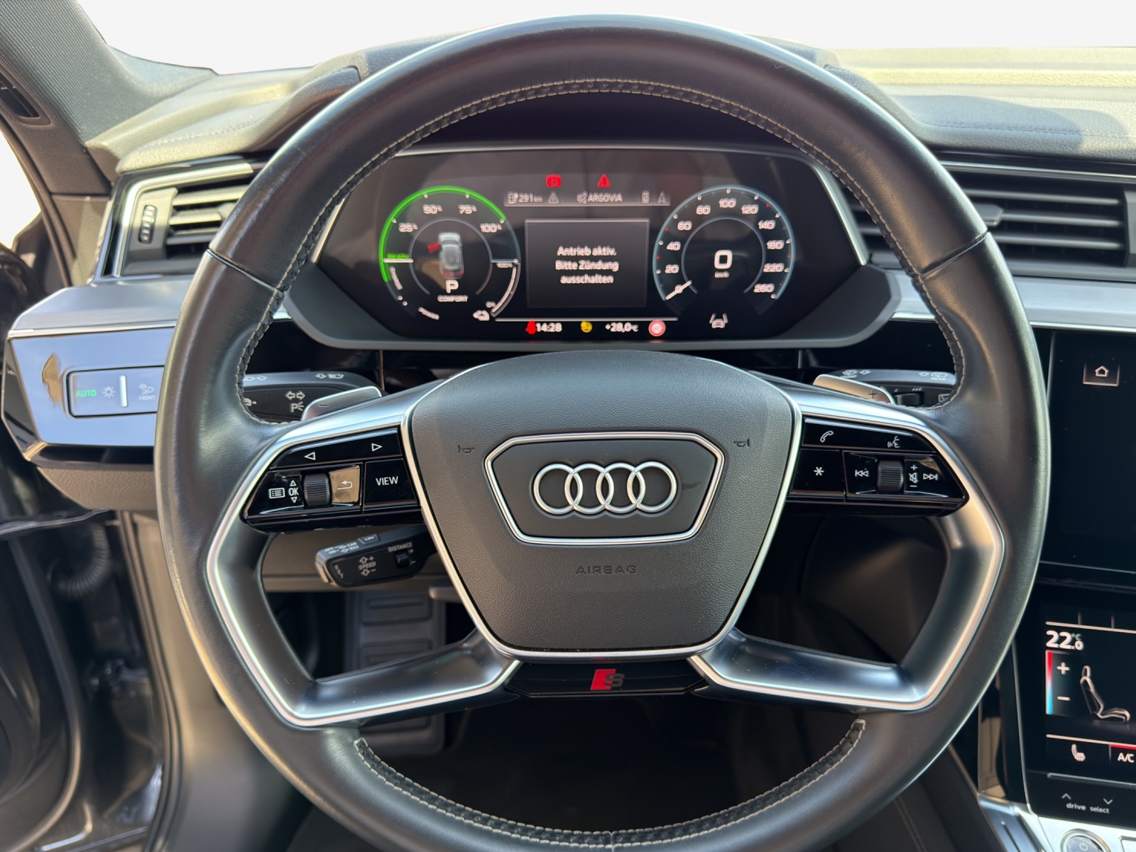 AUDI e-tron 50 S Line Attraction quattro-image-9
