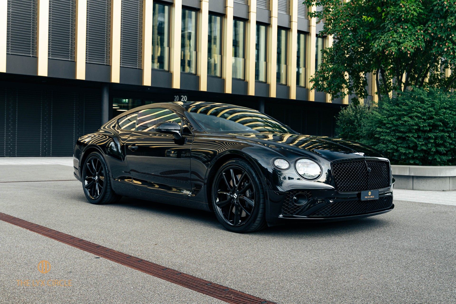 BENTLEY Continental GT 4.0 V8-image-2