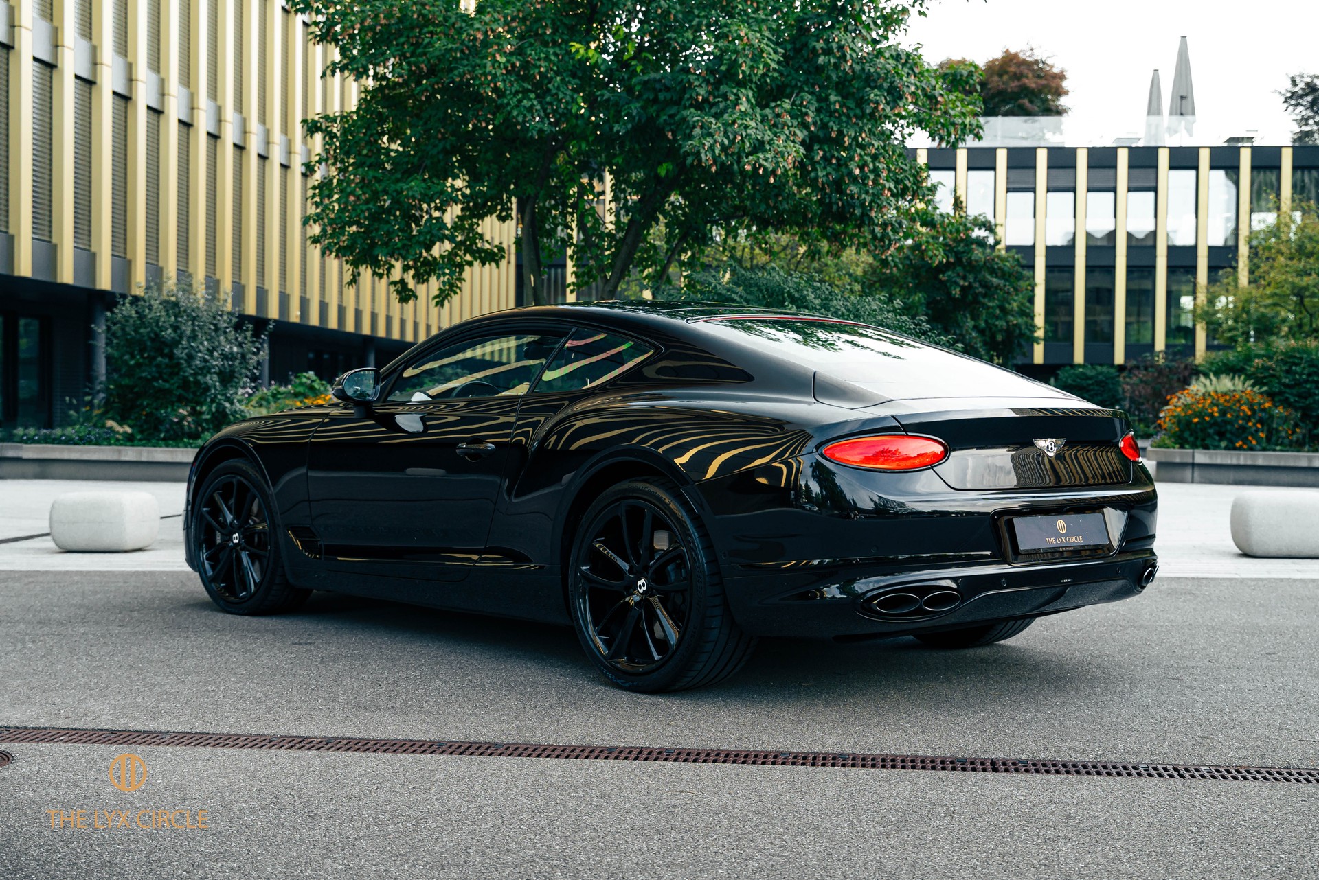 BENTLEY Continental GT 4.0 V8-image-4