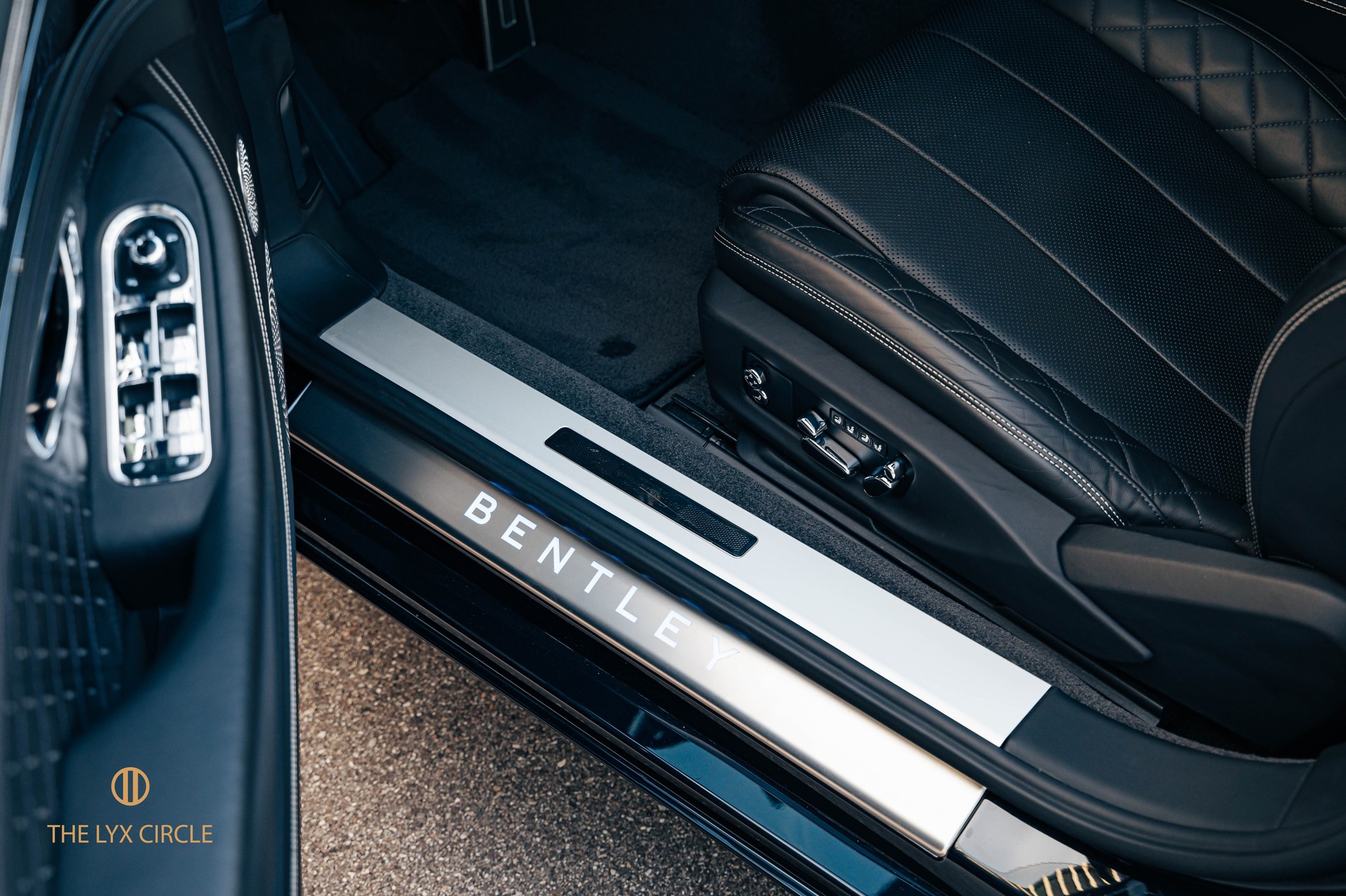 BENTLEY Continental GT 4.0 V8-image-9