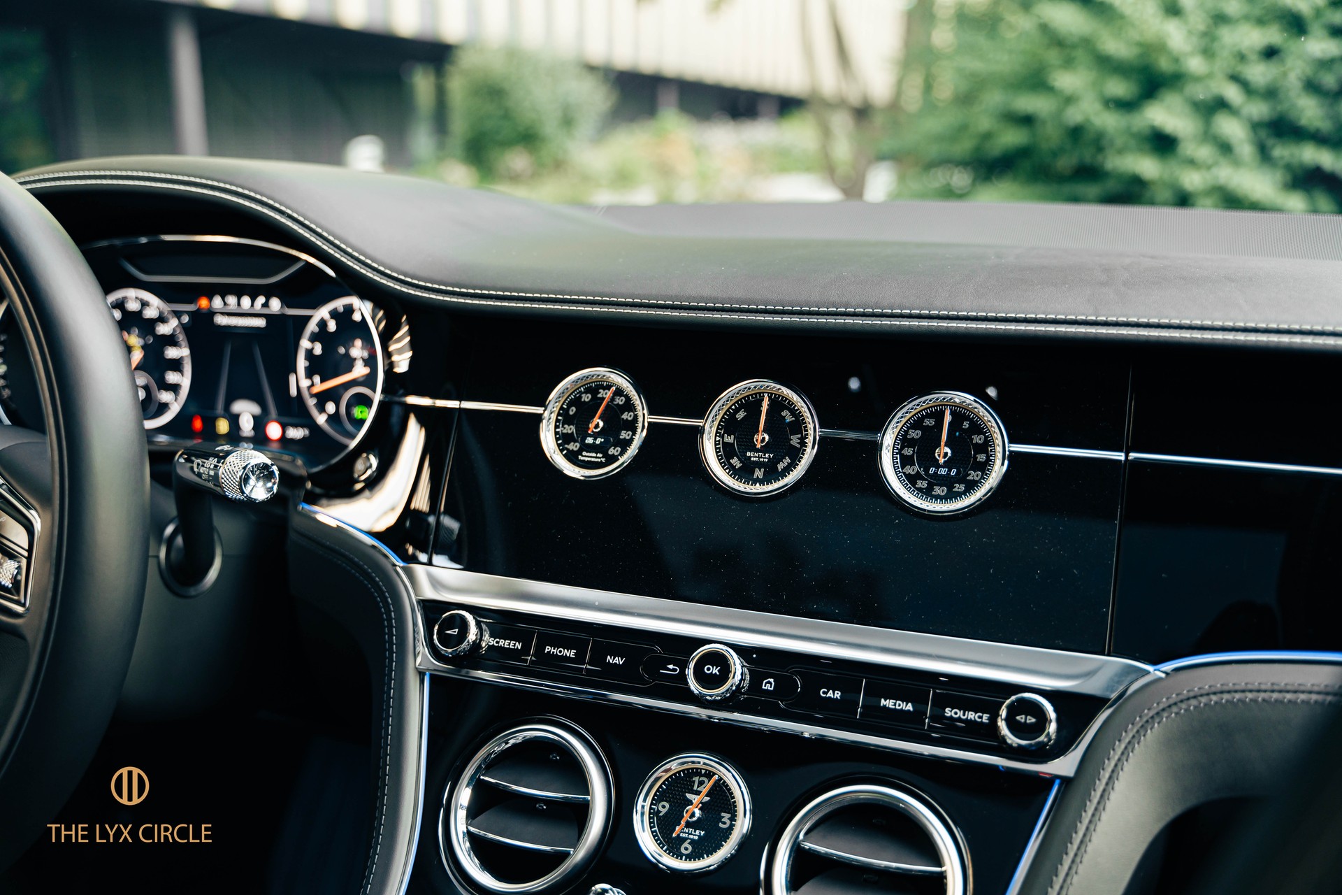 BENTLEY Continental GT 4.0 V8-image-13