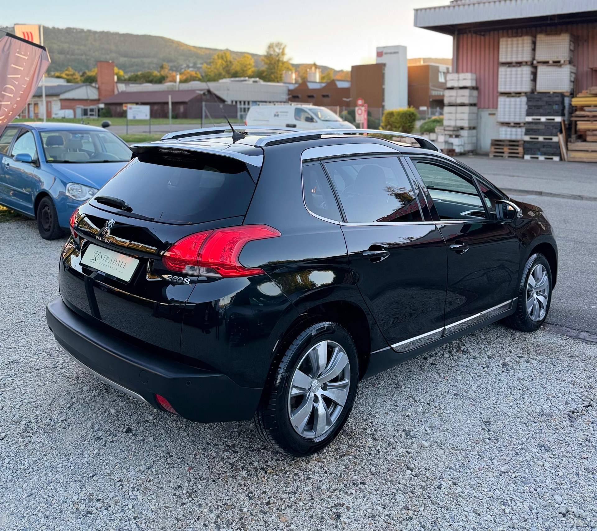 PEUGEOT 2008 1.6 VTI Allure Automatic**Ab MFK**Automat**Panorma-Dach**Chrome-Line**-image-4