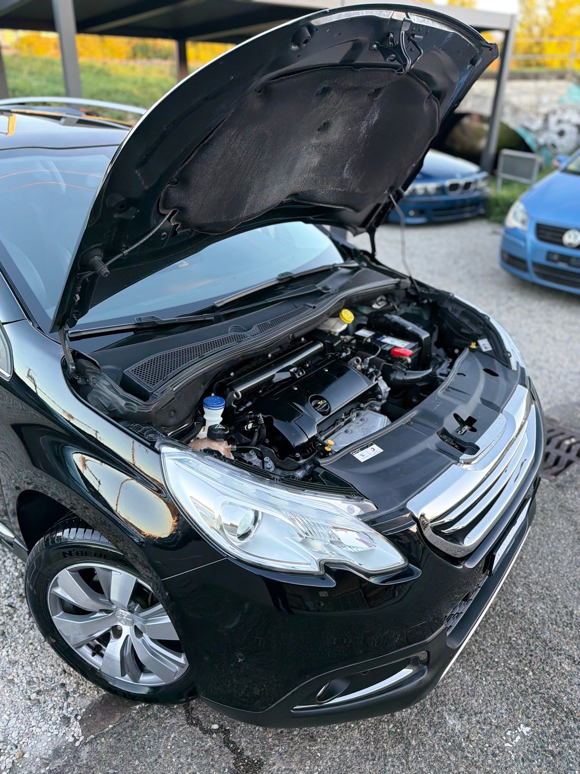 PEUGEOT 2008 1.6 VTI Allure Automatic**Ab MFK**Automat**Panorma-Dach**Chrome-Line**-image-15