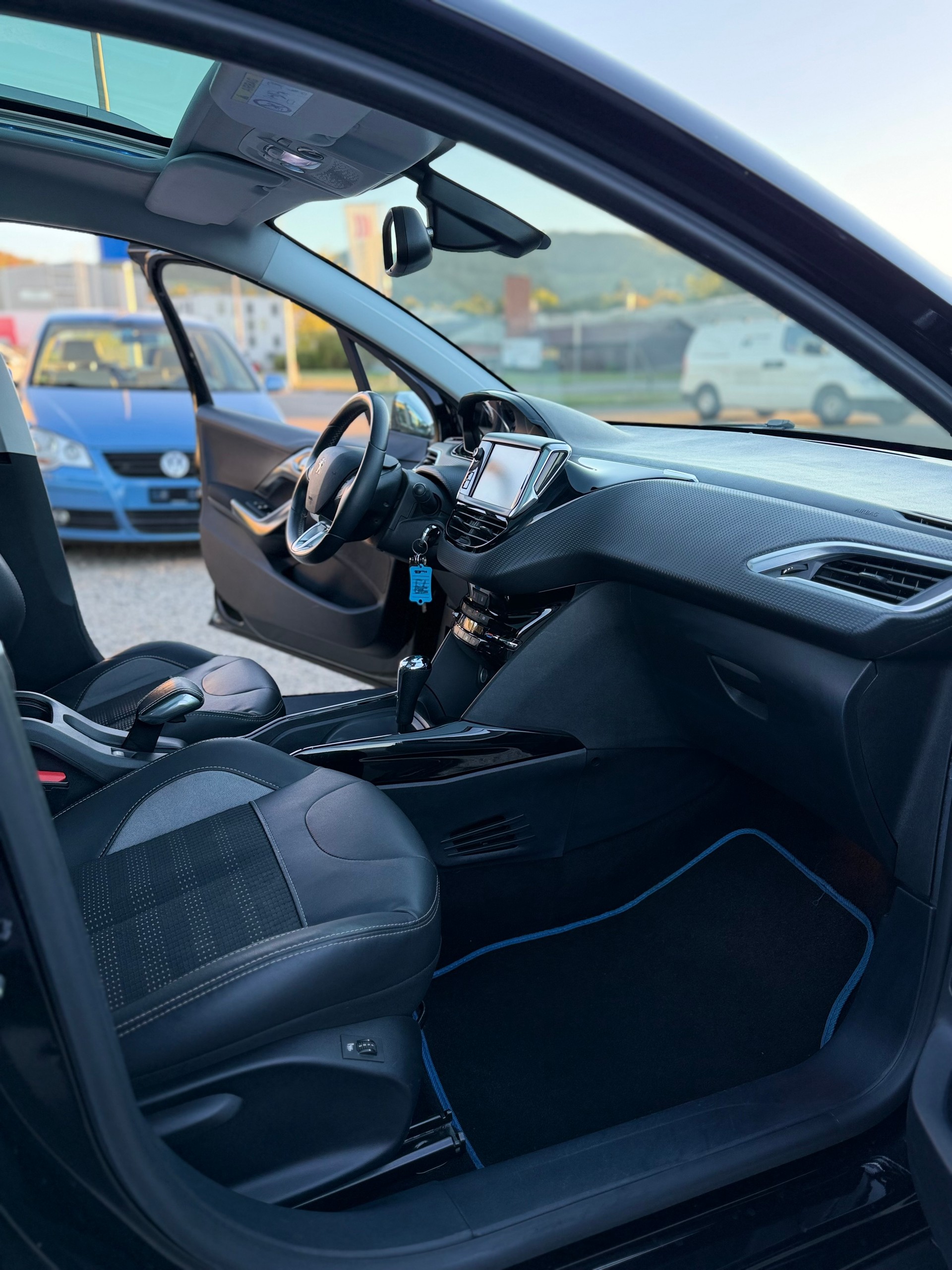 PEUGEOT 2008 1.6 VTI Allure Automatic**Ab MFK**Automat**Panorma-Dach**Chrome-Line**-image-11