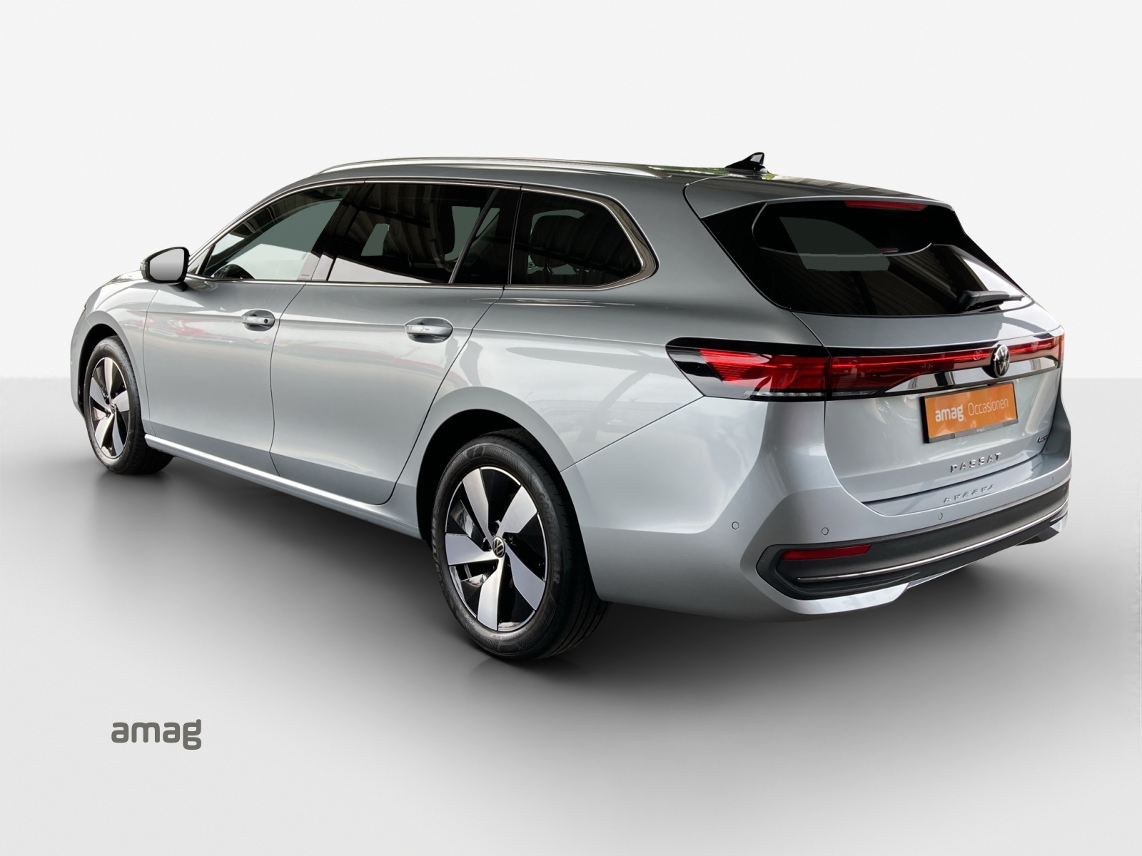 VW Passat Variant 2.0 TDI evo Business 4 Motion DSG-image-2