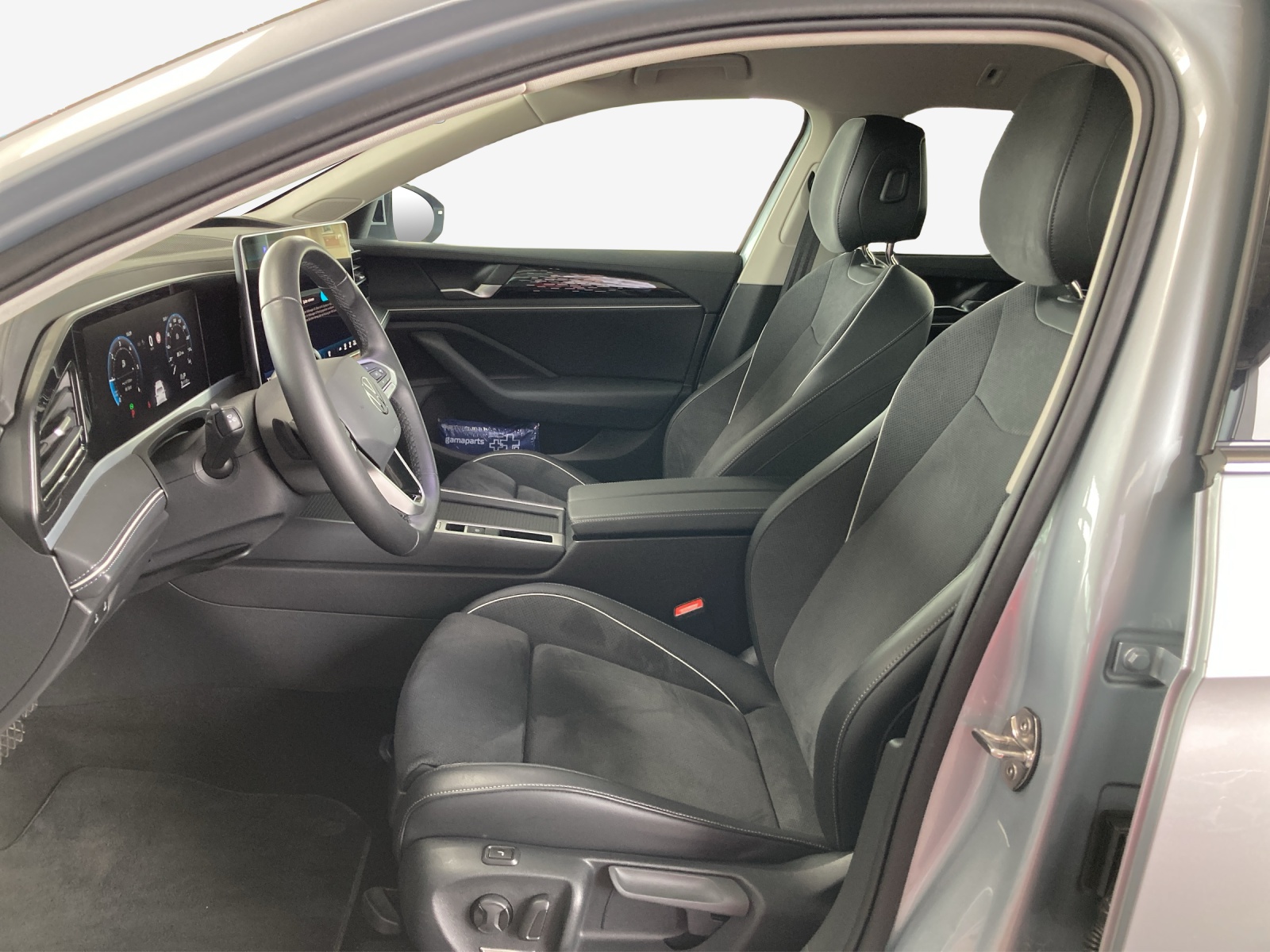 VW Passat Variant 2.0 TDI evo Business 4 Motion DSG-image-7