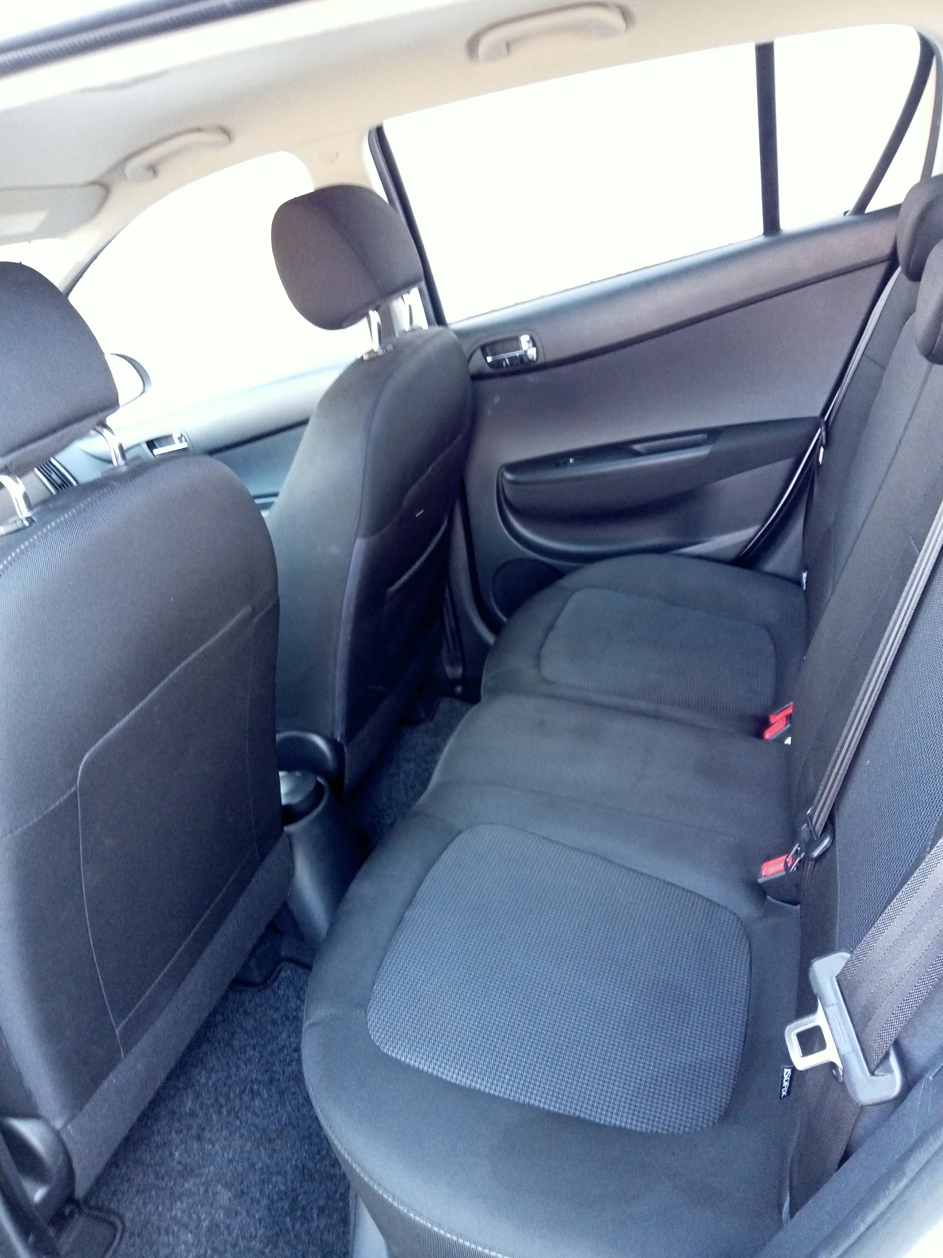 HYUNDAI i20 1.4 Style-image-9