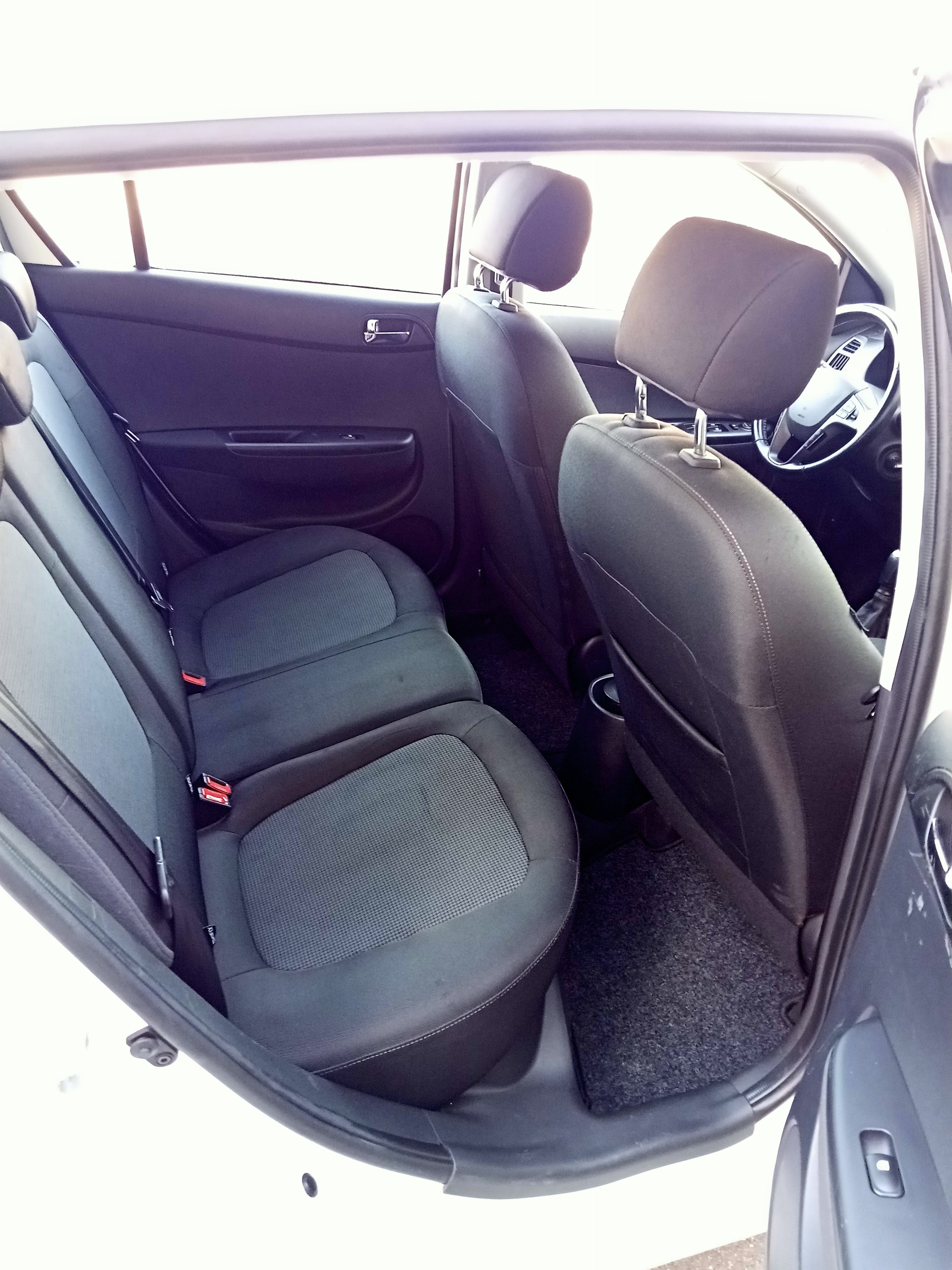 HYUNDAI i20 1.4 Style-image-10