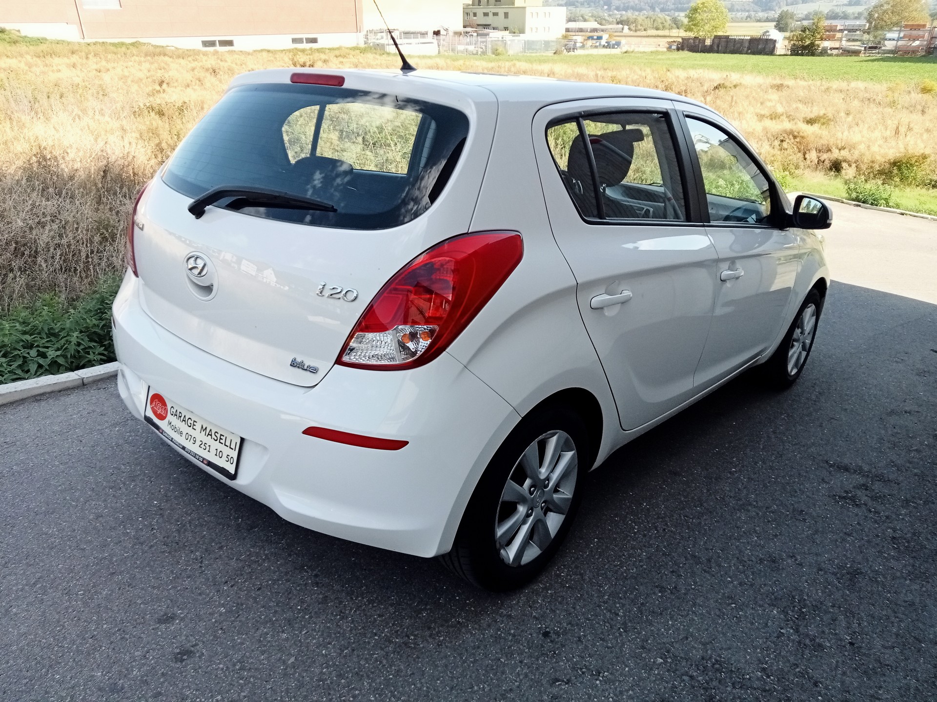 HYUNDAI i20 1.4 Style-image-5