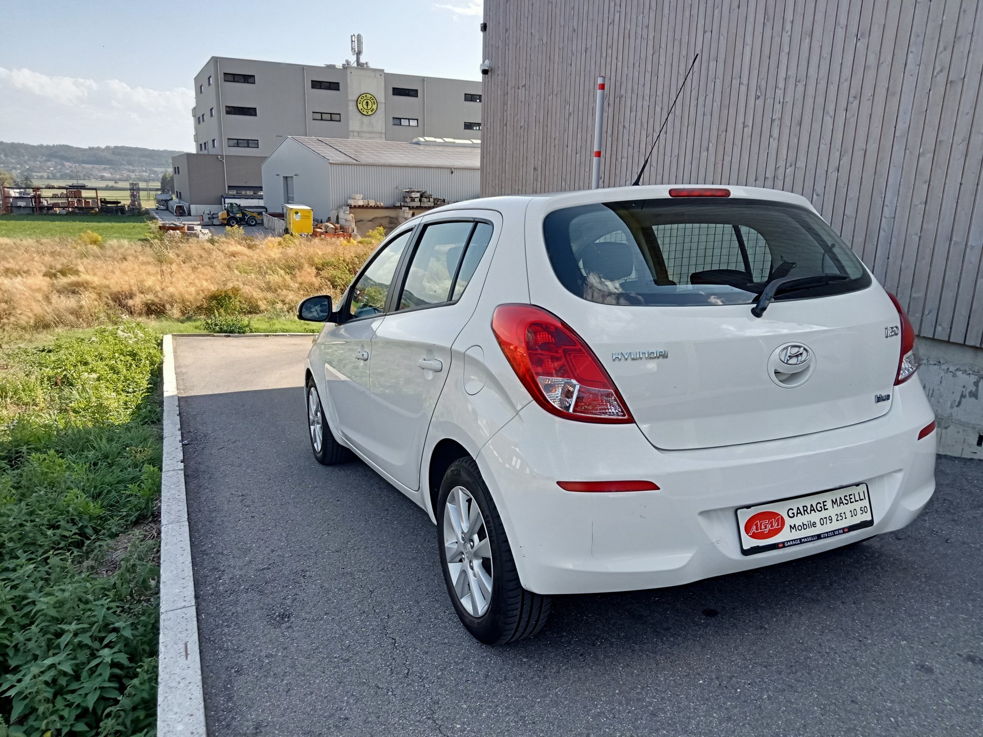 HYUNDAI i20 1.4 Style-image-4