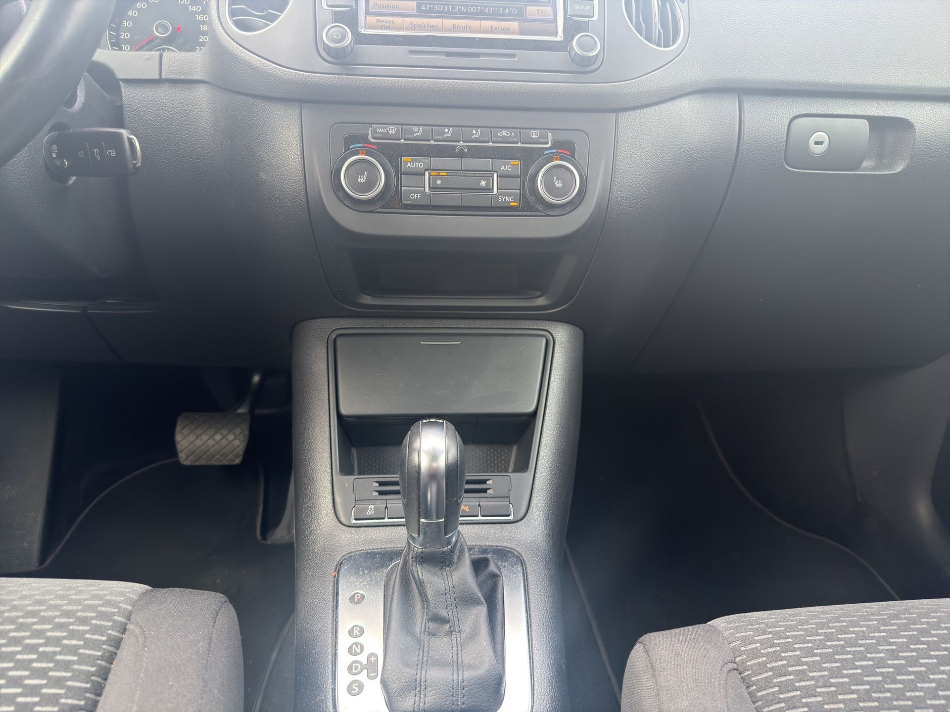 VW Golf Plus 1.4 TSI Comfortline DSG-image-13