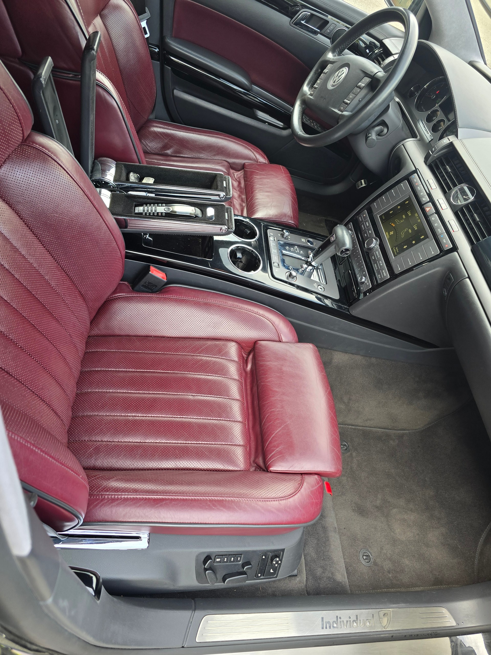 VW PHAETON 42 v8-image-9