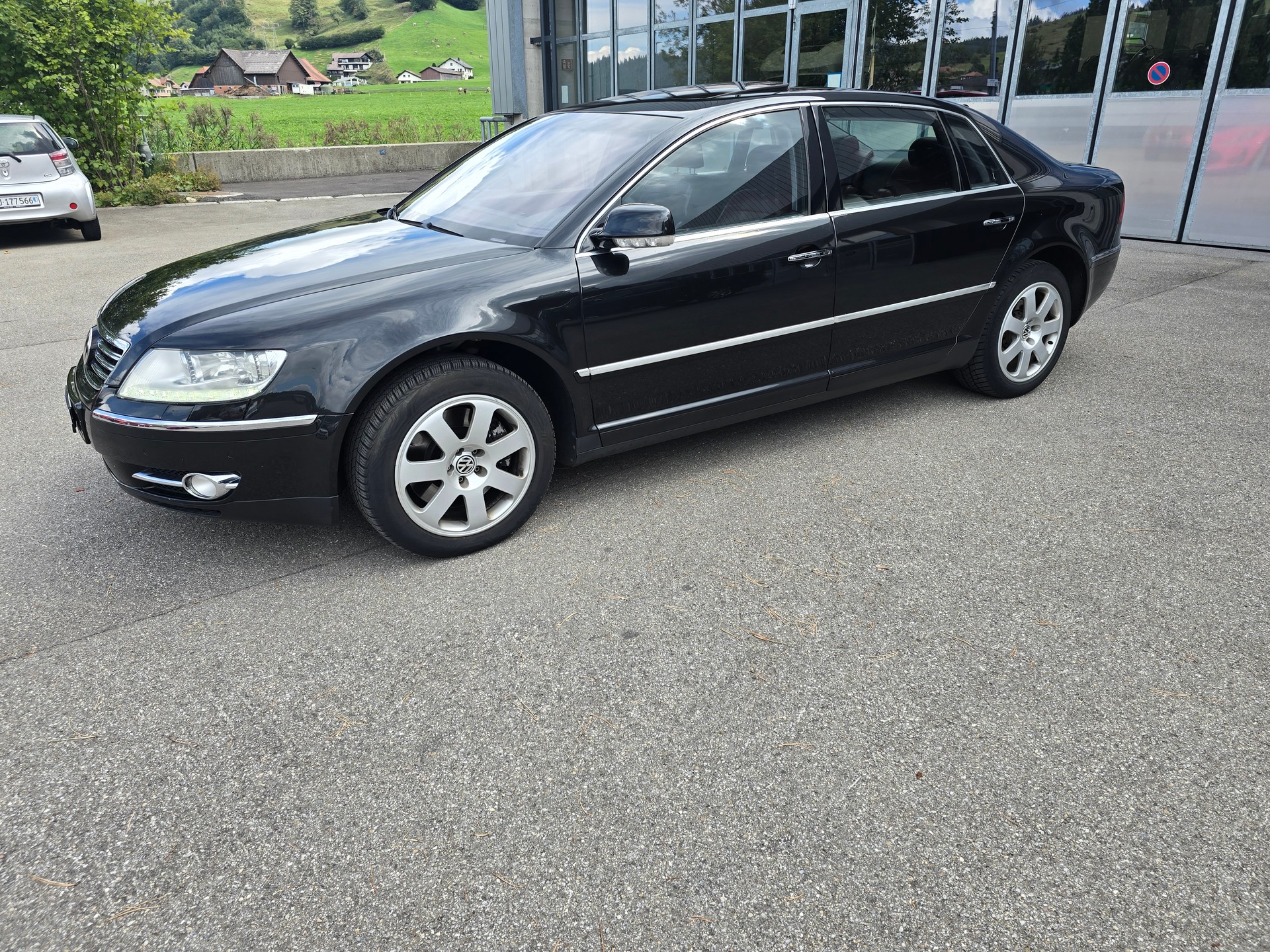 VW PHAETON 42 v8-image-3