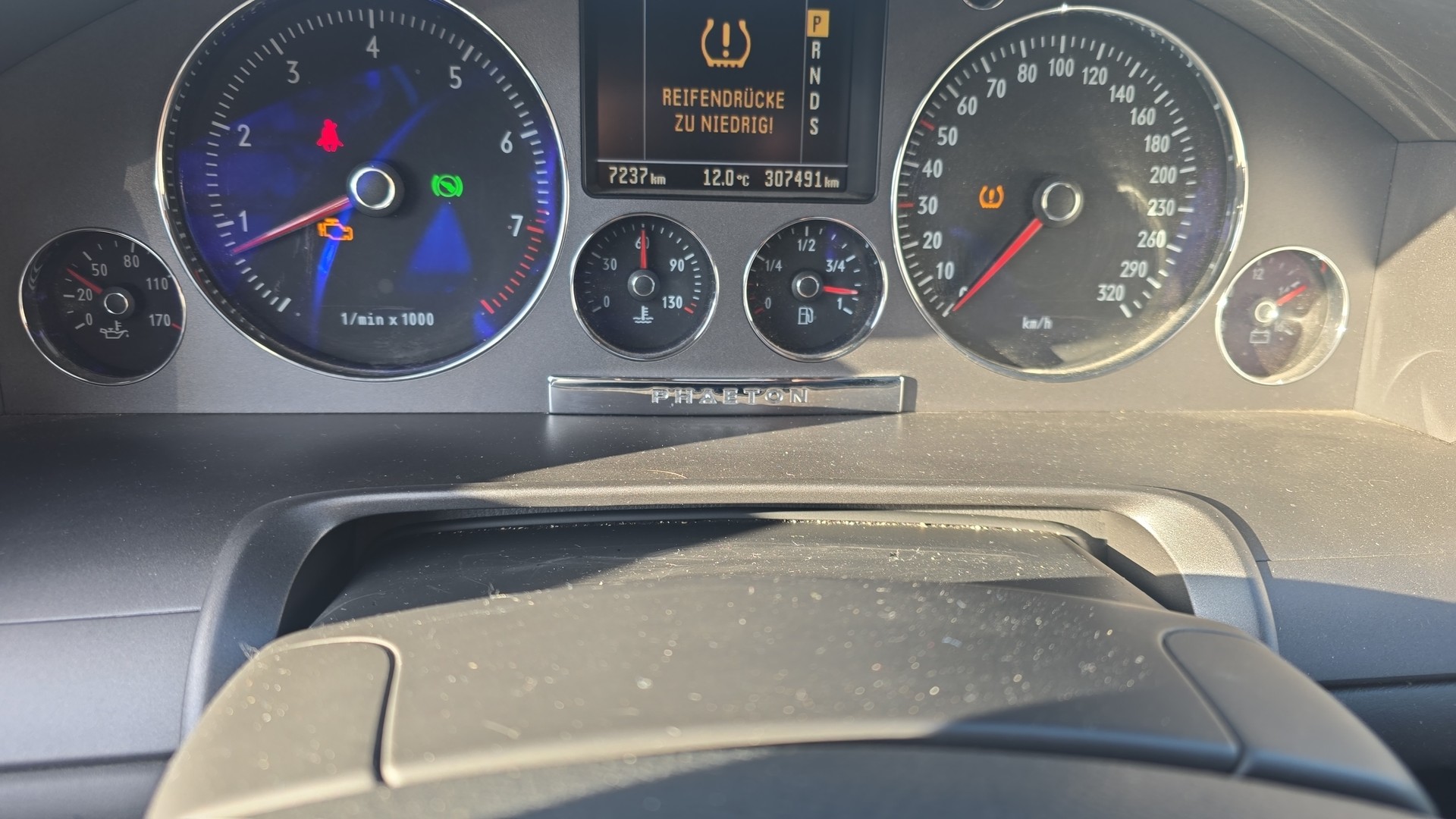 VW PHAETON 42 v8-image-13