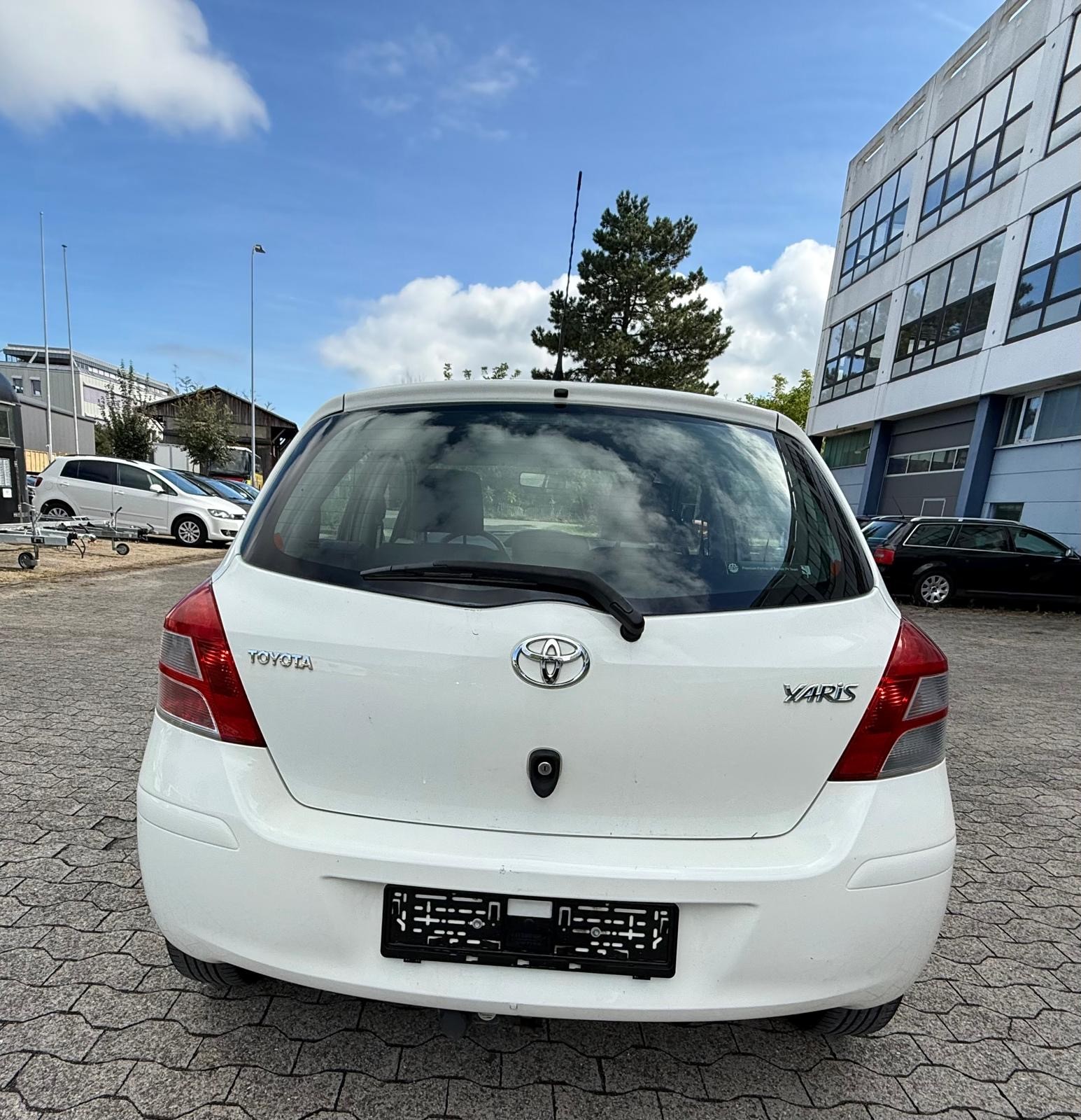 TOYOTA Yaris 1.33 Linea Sol-image-3