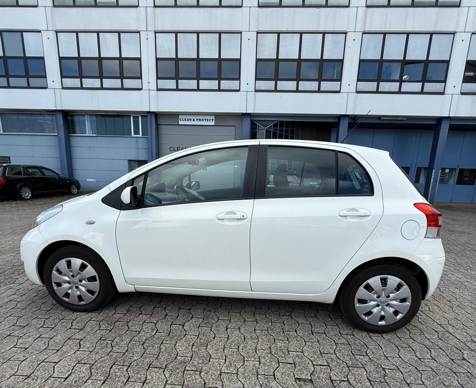 TOYOTA Yaris 1.33 Linea Sol-image-5