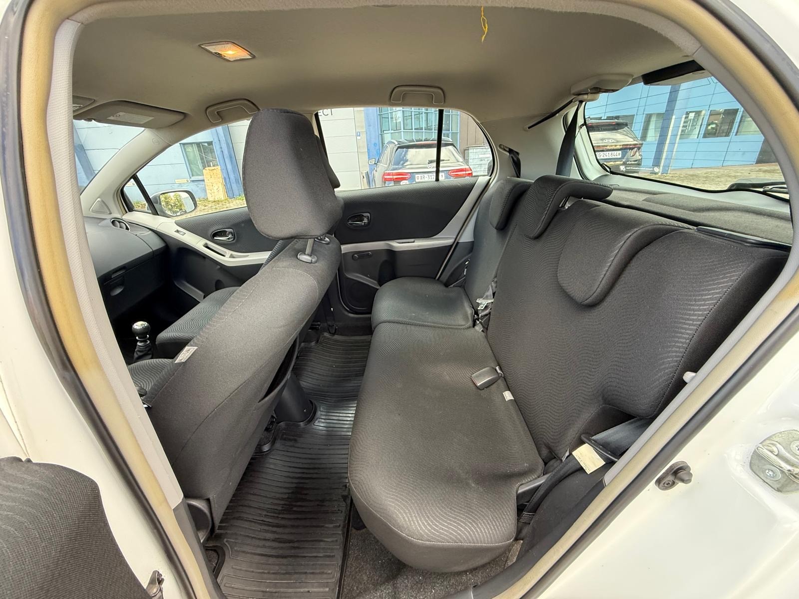 TOYOTA Yaris 1.33 Linea Sol-image-7