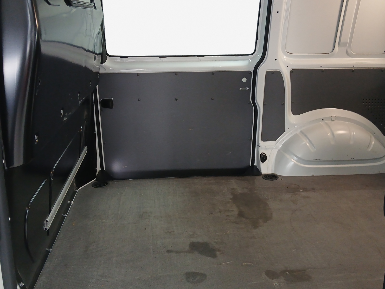 VW T6.1 2.0 TDI 4Motion DSG-image-11