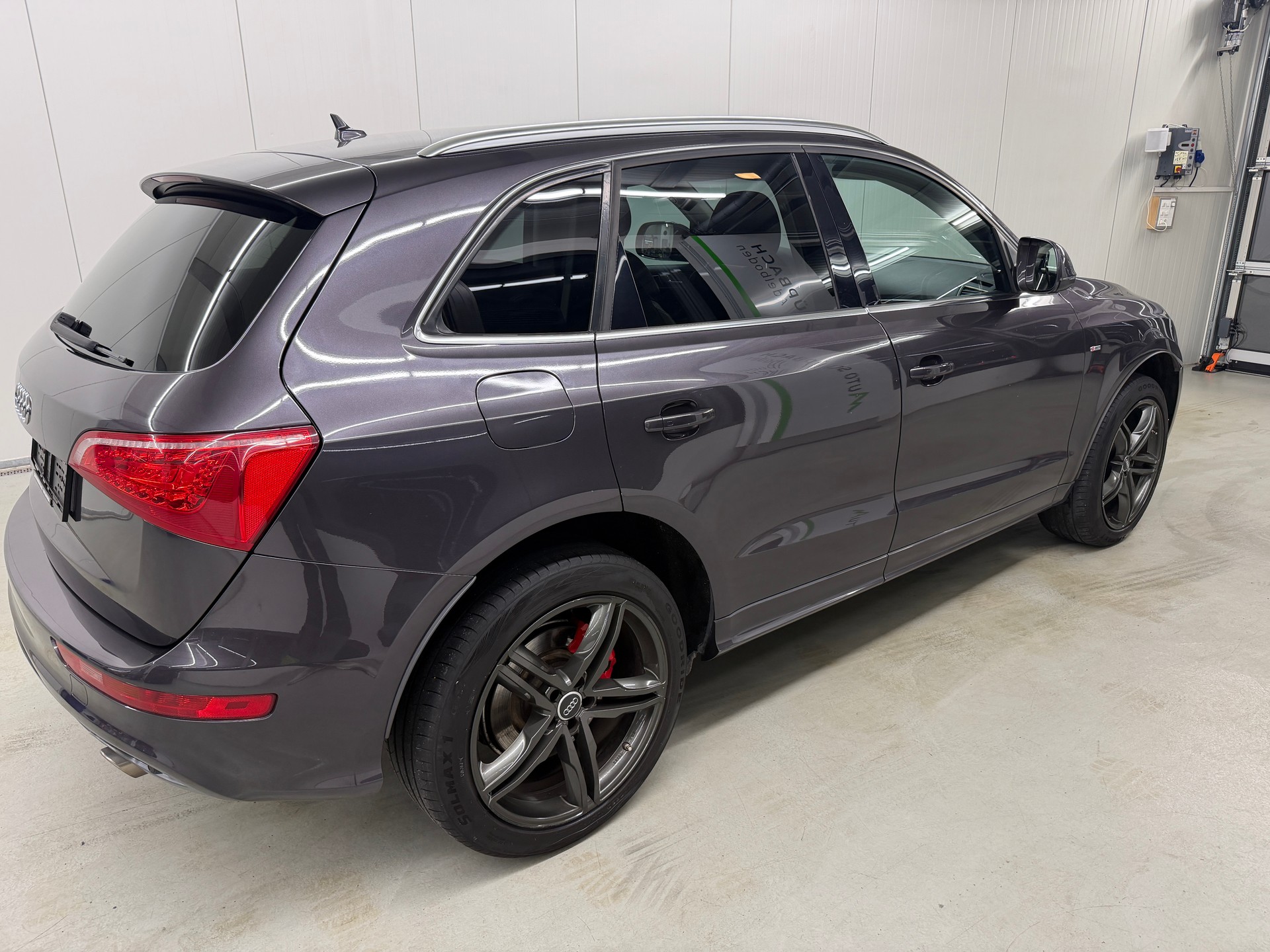 AUDI Q5 3.0 TDI quattro S-tronic-image-3