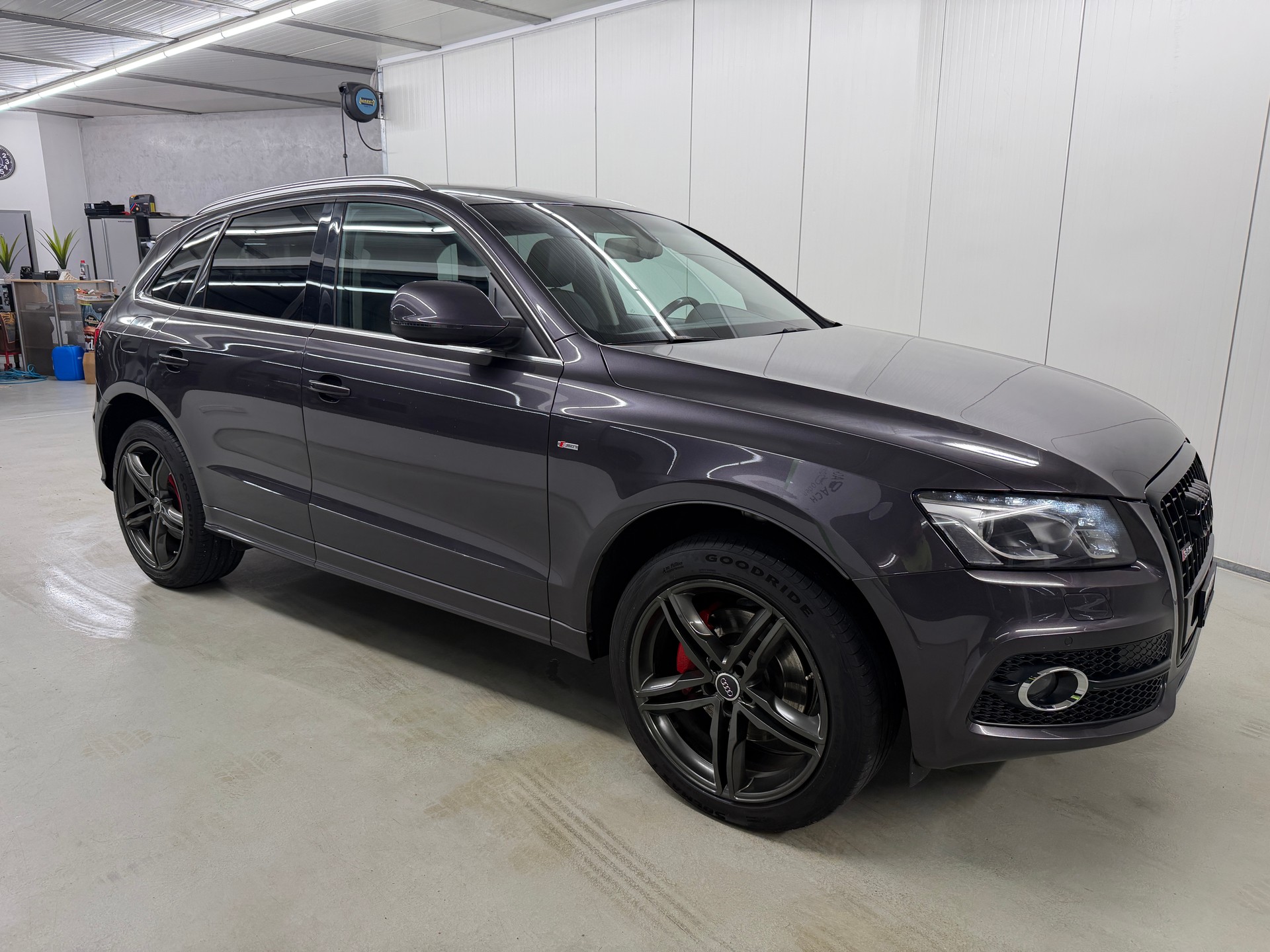 AUDI Q5 3.0 TDI quattro S-tronic-image-2