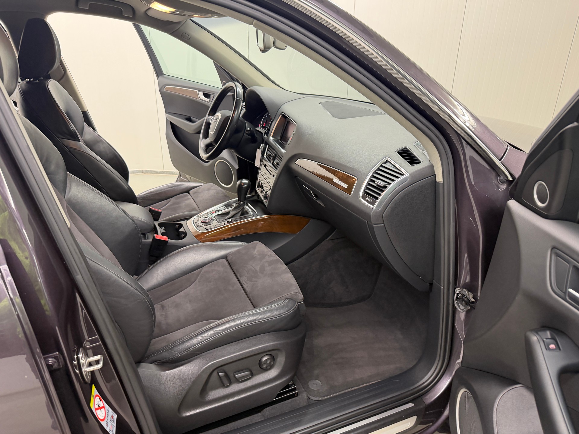 AUDI Q5 3.0 TDI quattro S-tronic-image-18