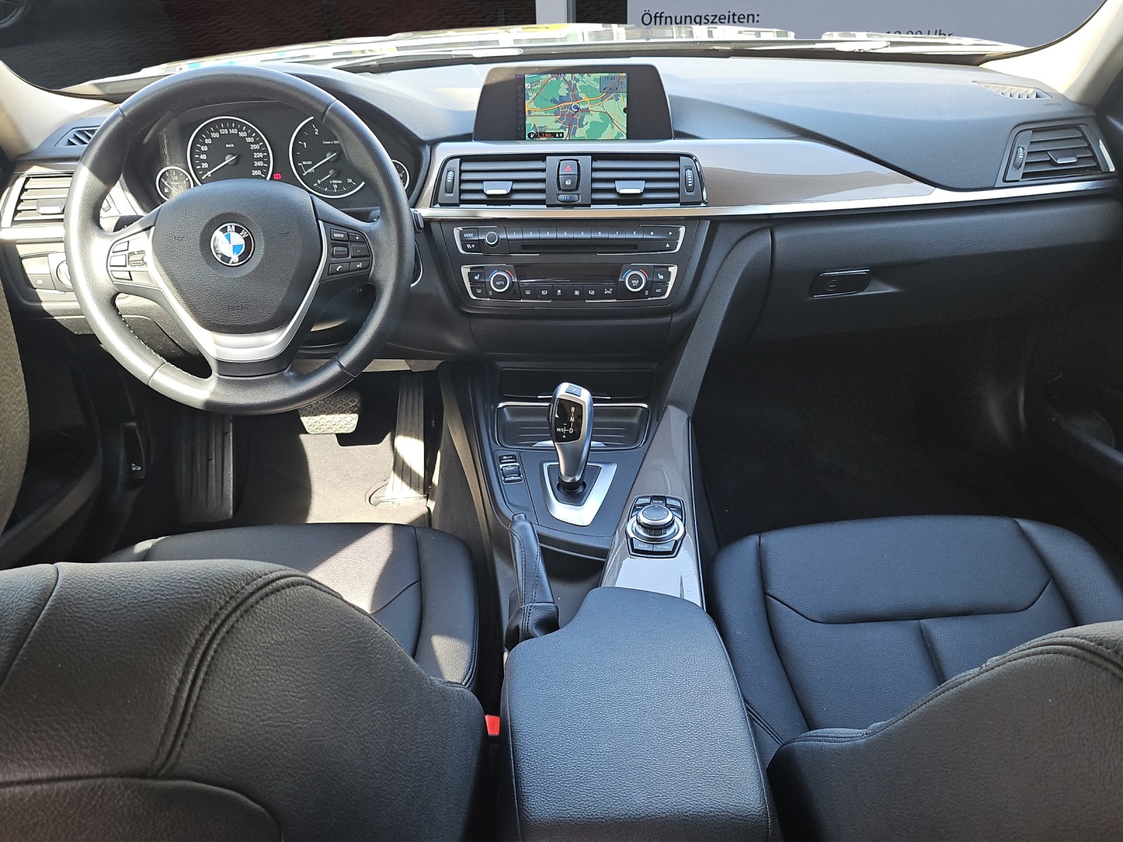 BMW 320d Touring Modern Line Steptronic-image-10