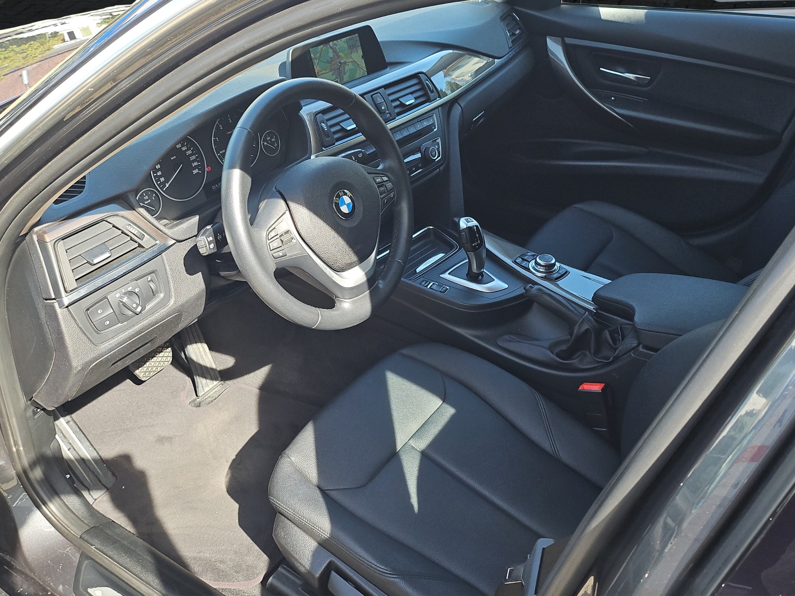 BMW 320d Touring Modern Line Steptronic-image-9