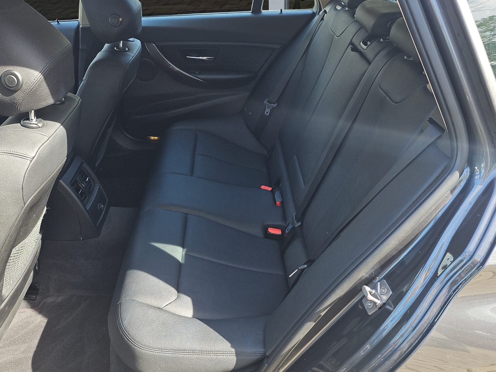BMW 320d Touring Modern Line Steptronic-image-15