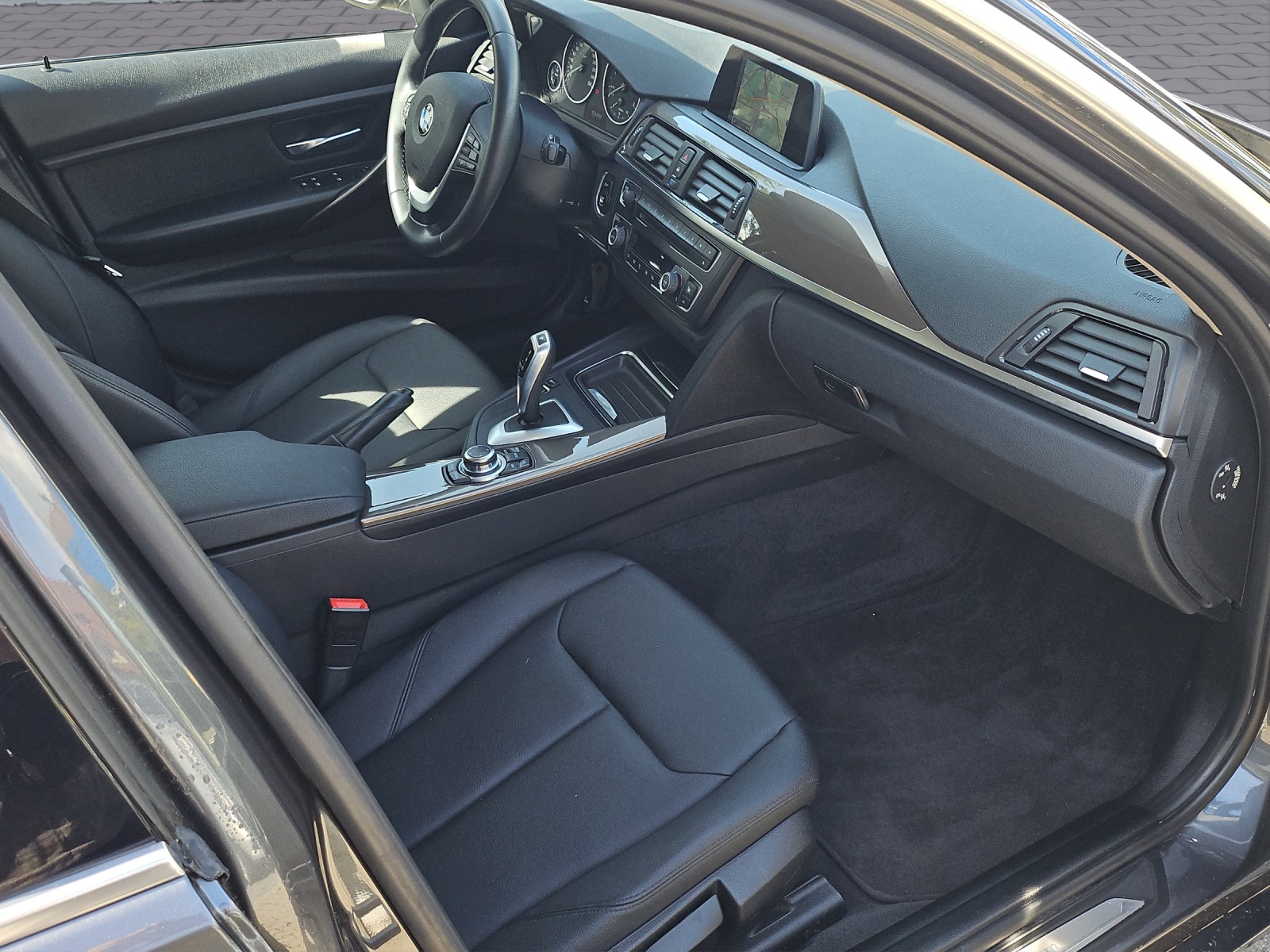 BMW 320d Touring Modern Line Steptronic-image-14