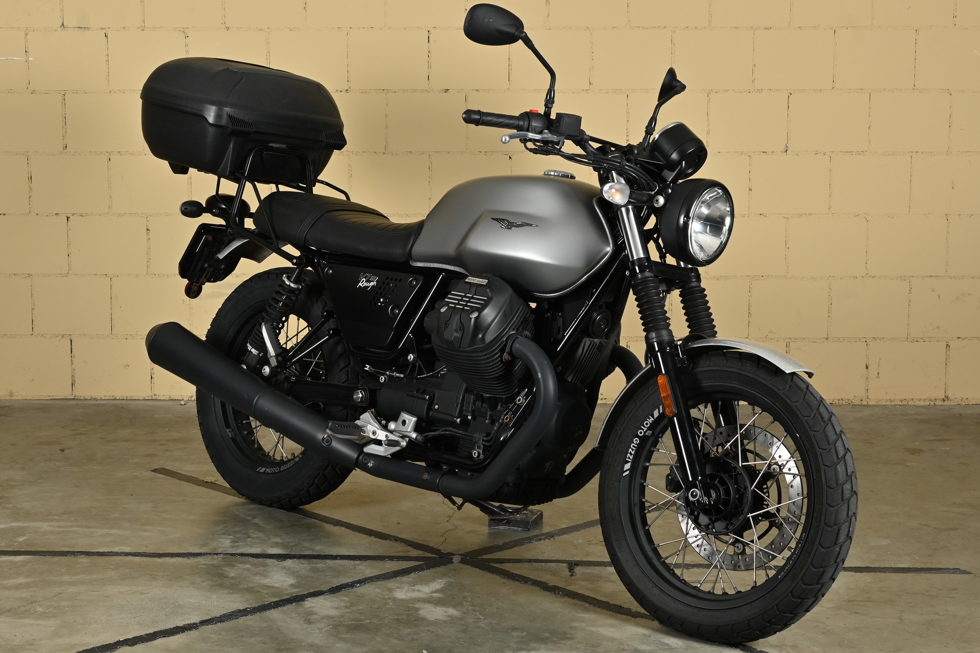 MOTO GUZZI V7 III Rough 750 ABS-showroom-element-1