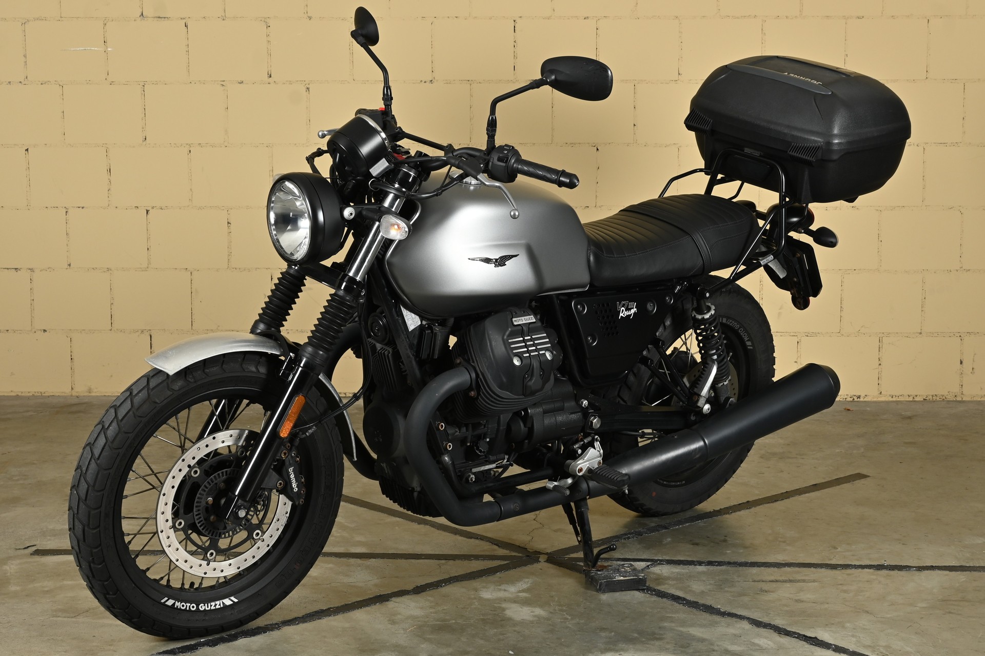 MOTO GUZZI V7 III Rough 750 ABS-showroom-element-3