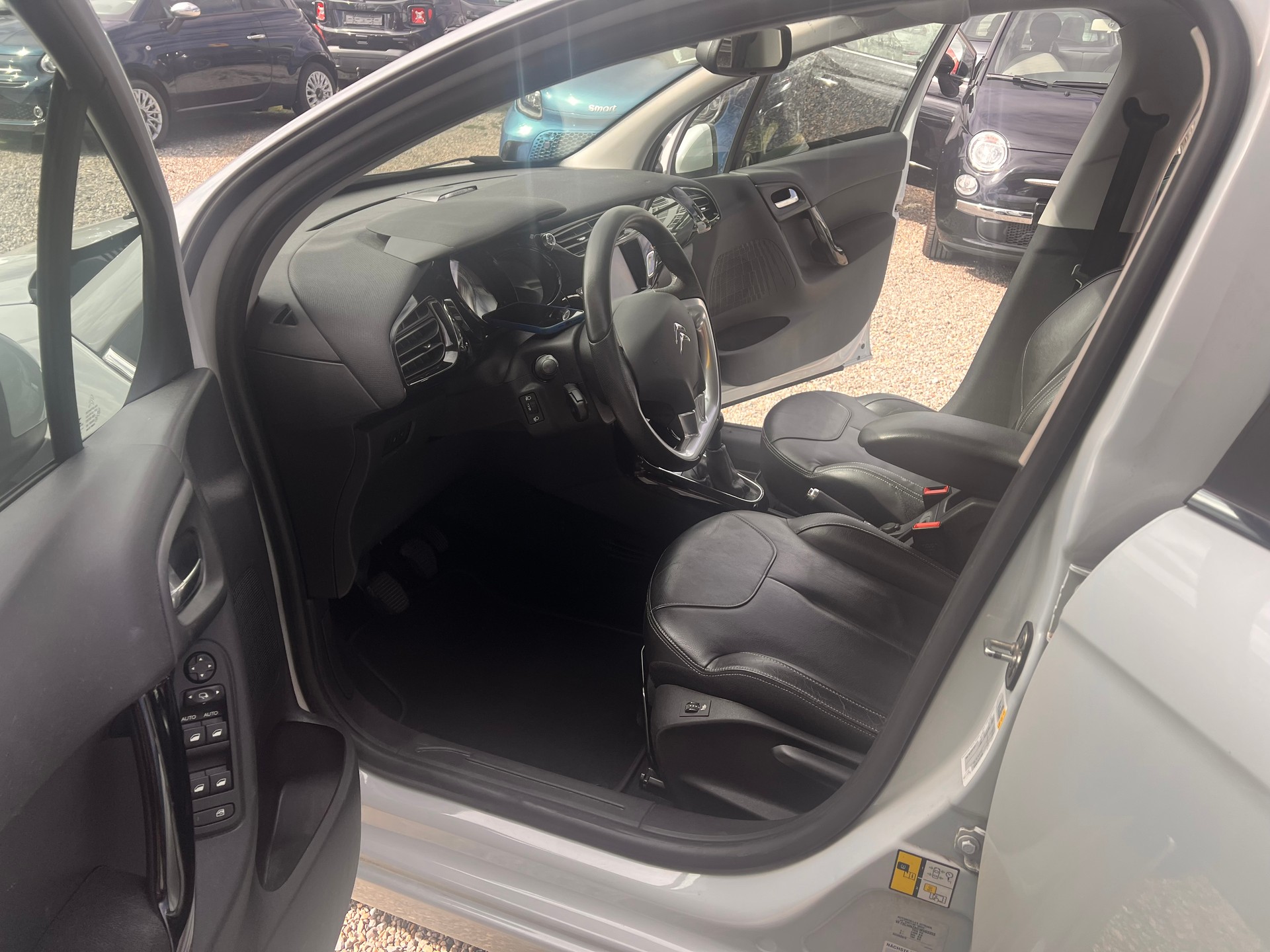 CITROEN C3 1.2i PureTech Exclusive-image-13