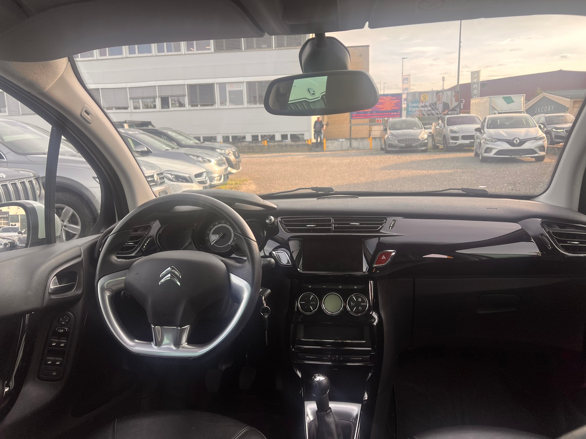 CITROEN C3 1.2i PureTech Exclusive-image-7