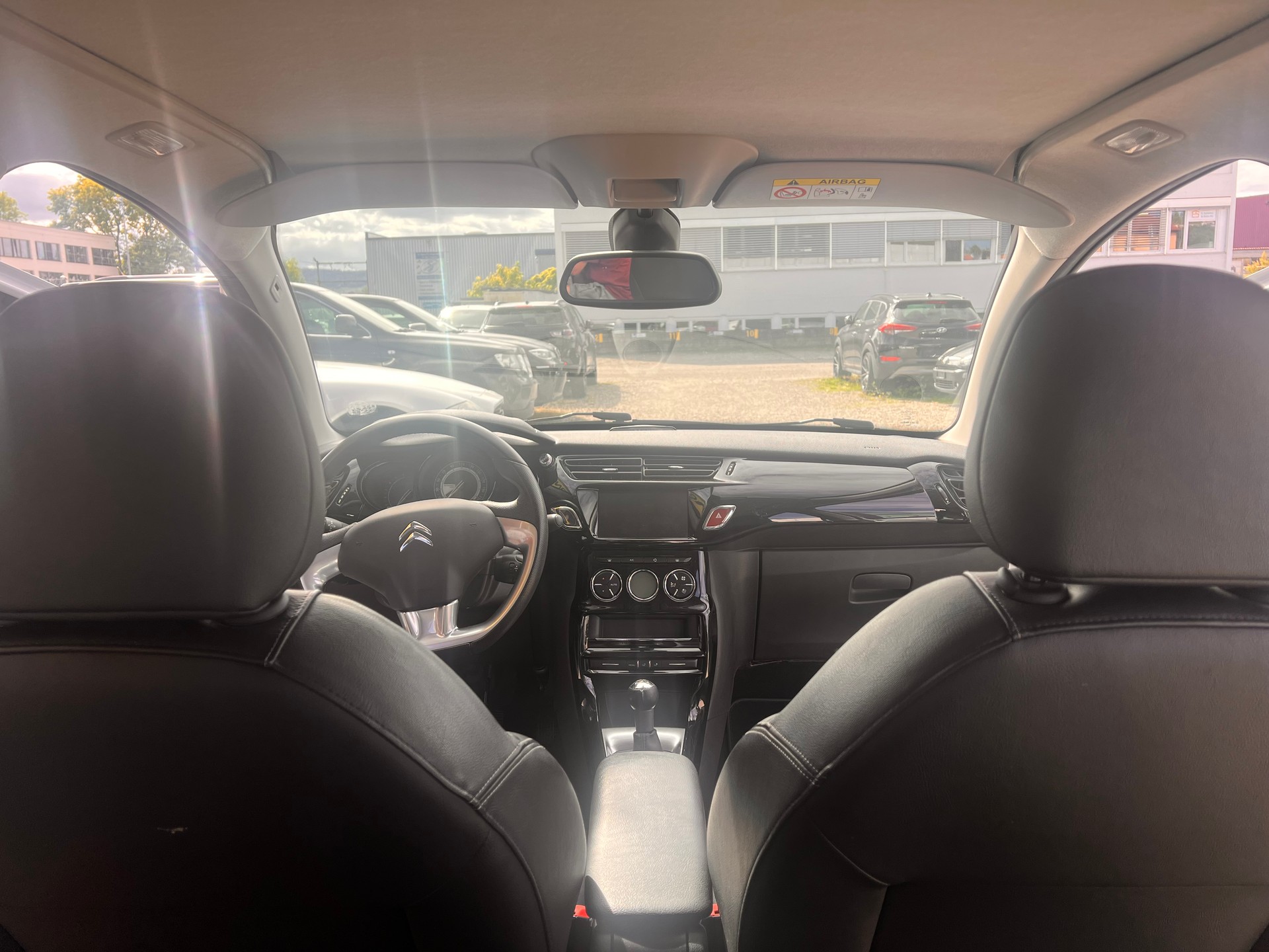 CITROEN C3 1.2i PureTech Exclusive-image-11