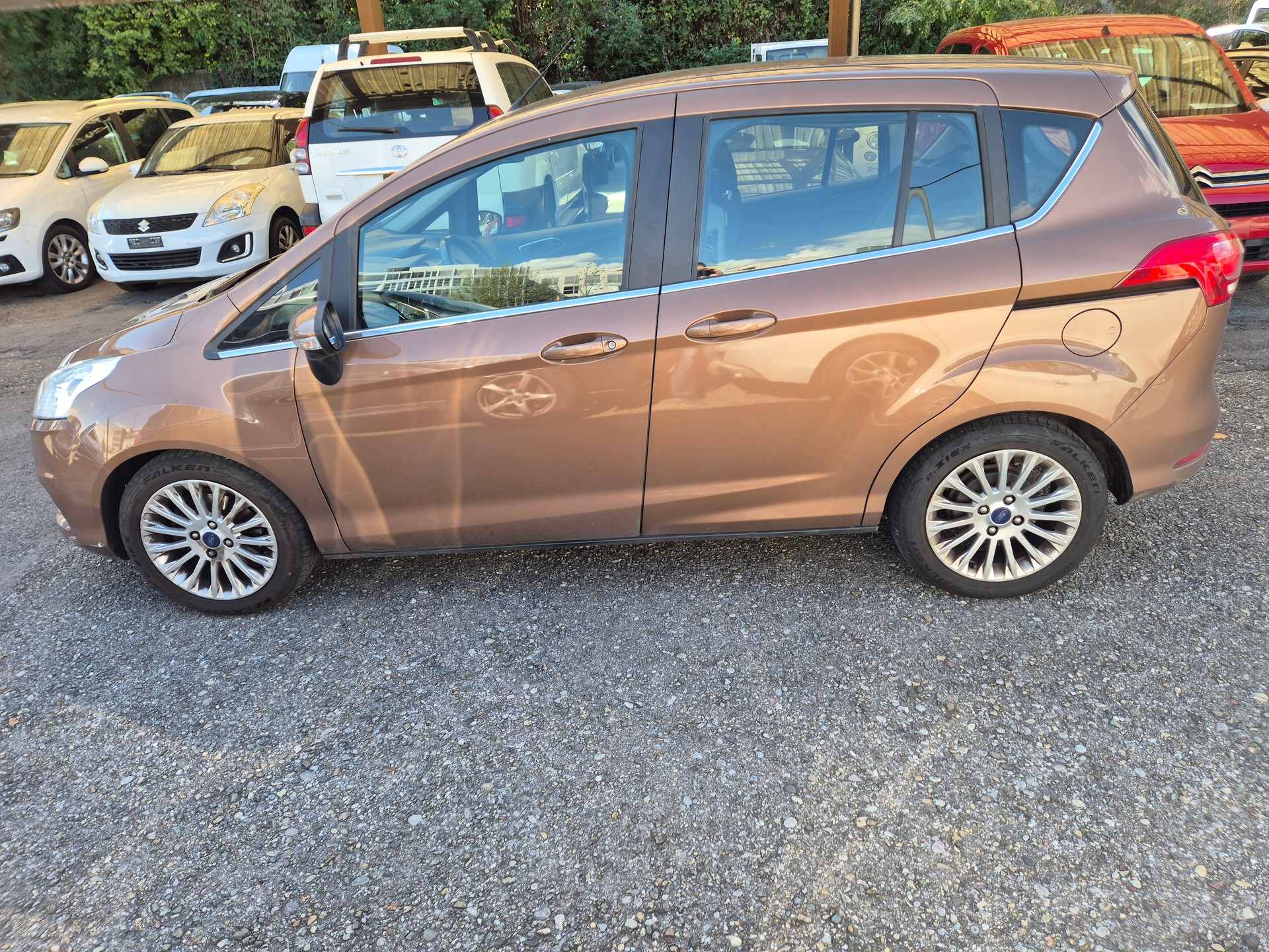 FORD B-Max 1.0 SCTi Titanium-image-2