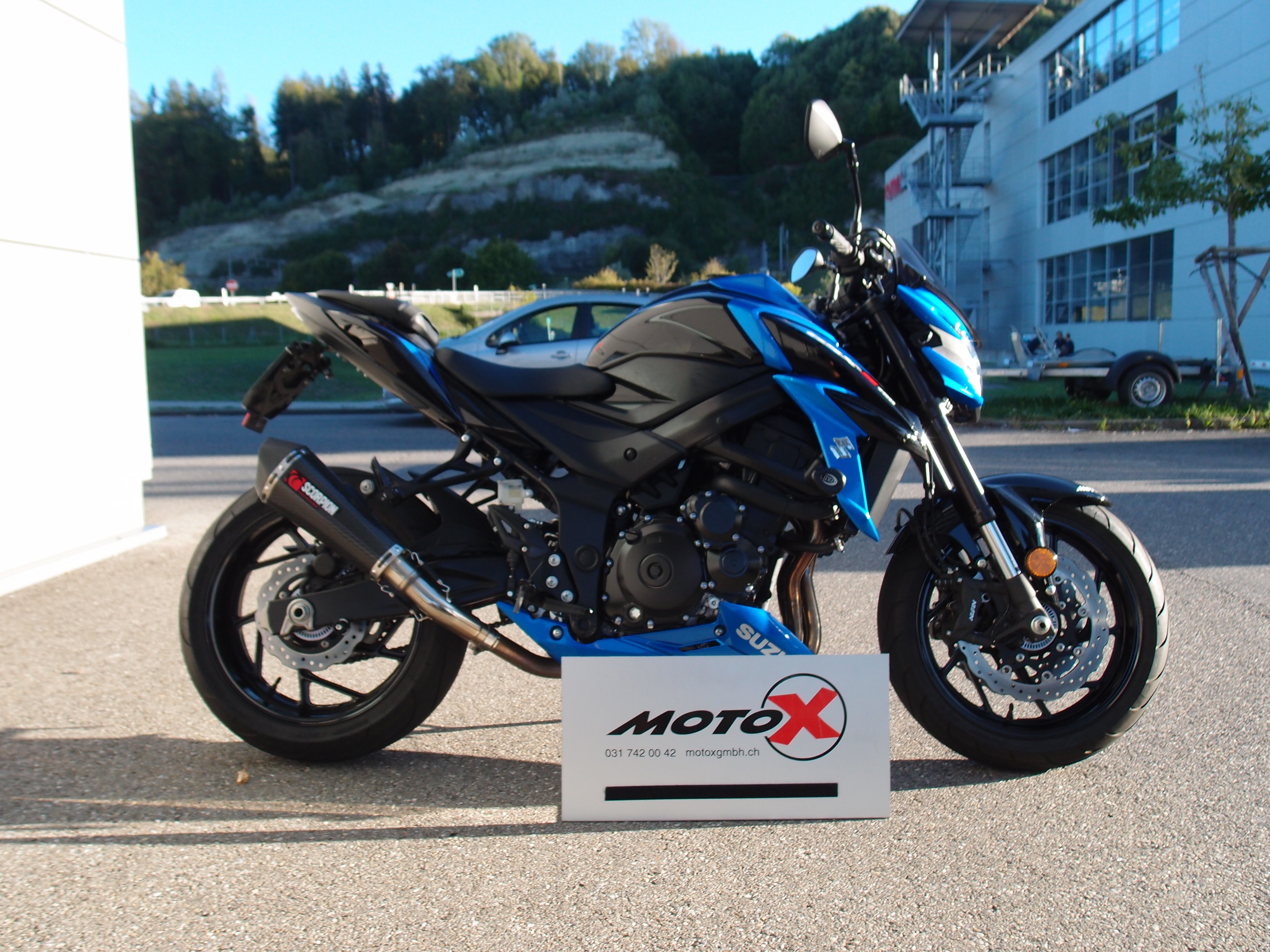 Car photo