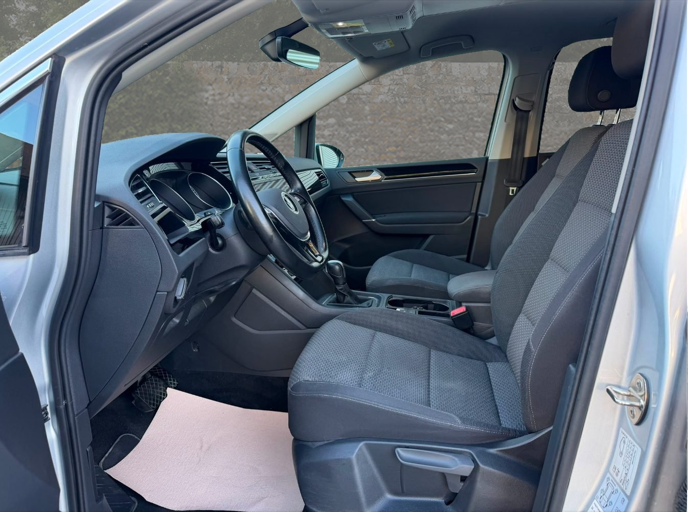 VW Touran 2.0 TDI BlueMotion Technology Comfortline DSG-image-11