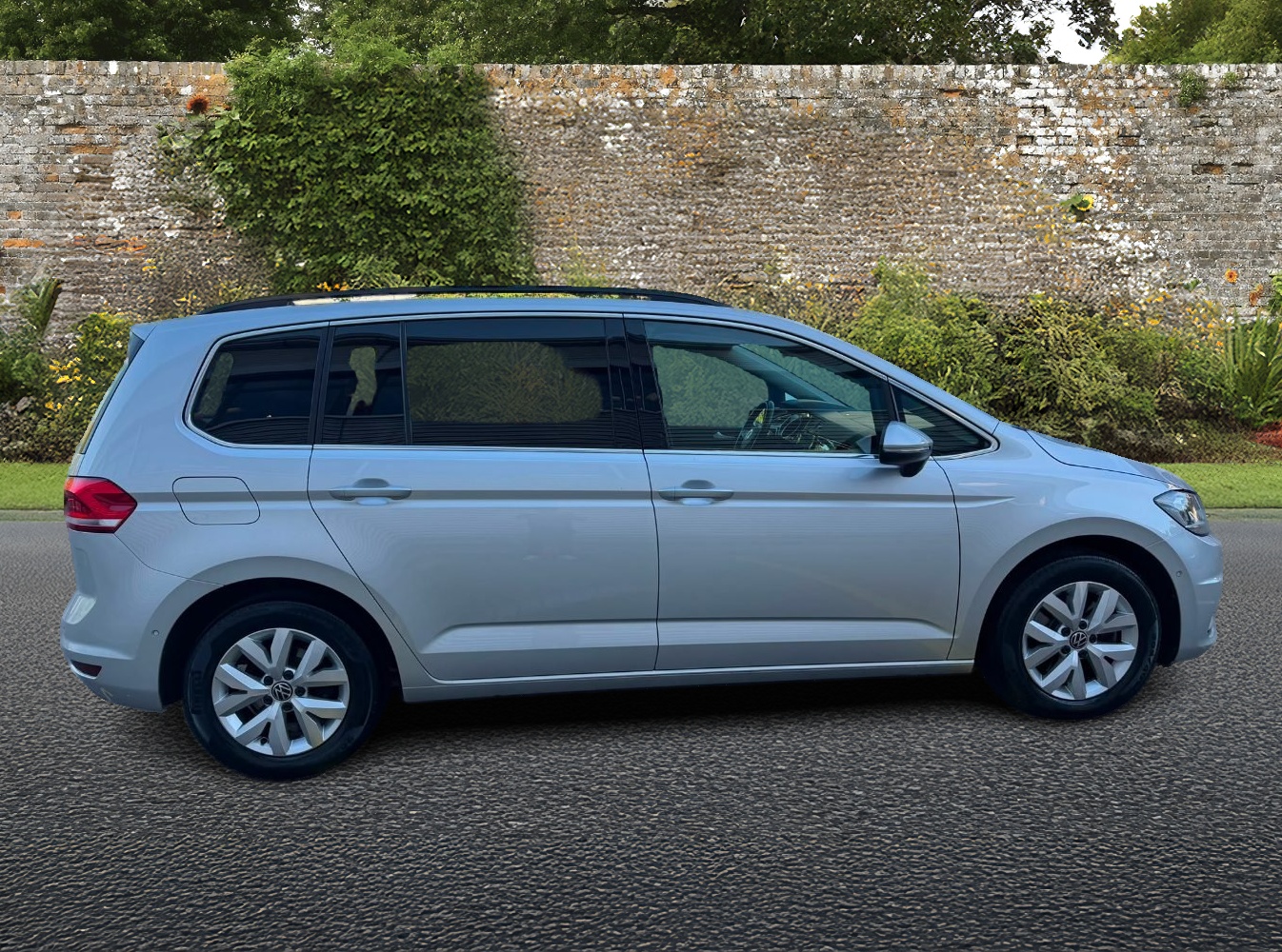 VW Touran 2.0 TDI BlueMotion Technology Comfortline DSG-image-5