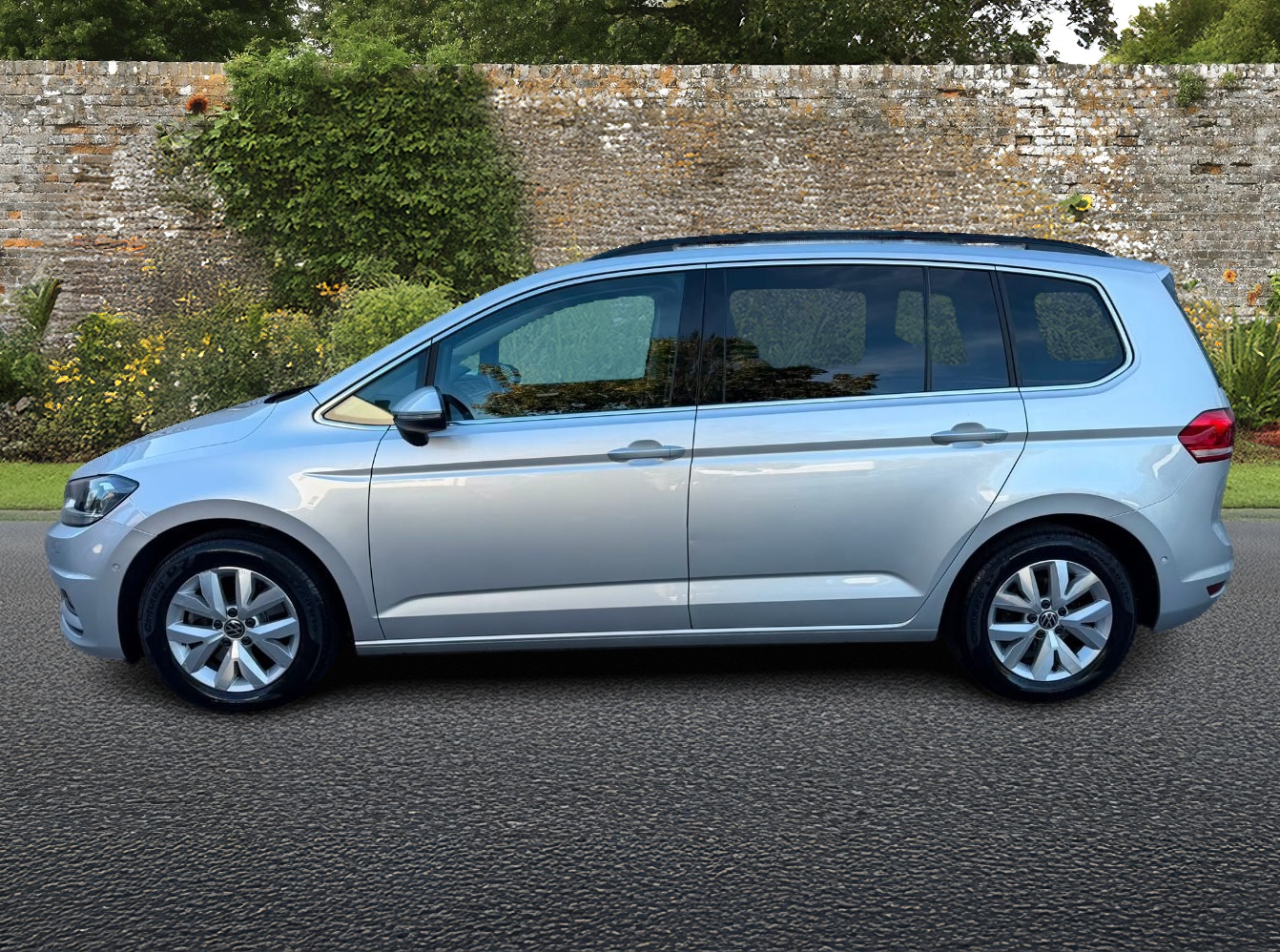 VW Touran 2.0 TDI BlueMotion Technology Comfortline DSG-image-1