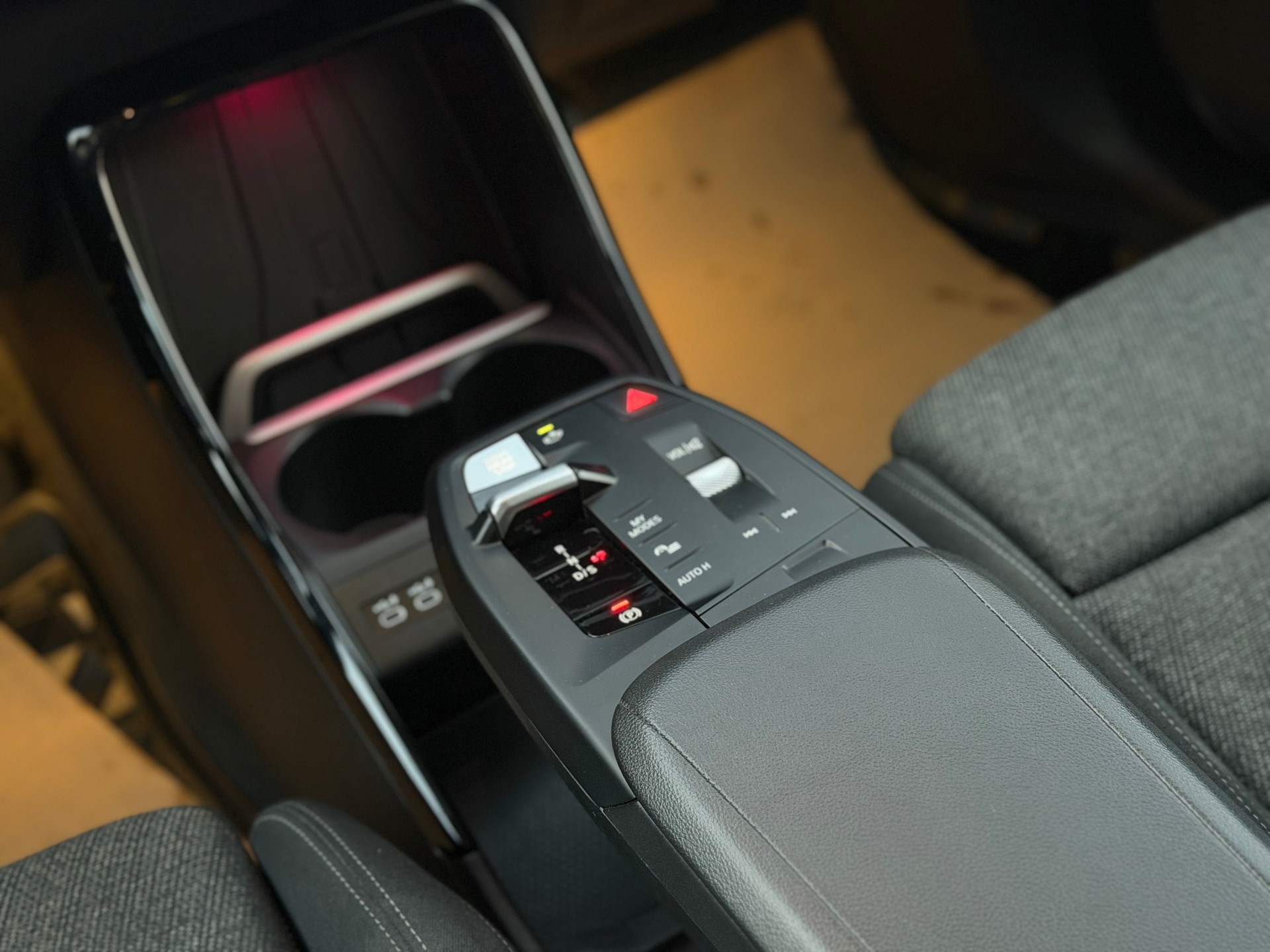 BMW 218i Active Tourer DKG-image-18