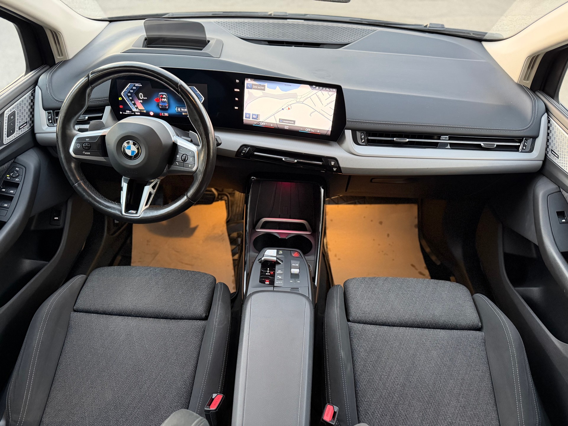 BMW 218i Active Tourer DKG-image-12