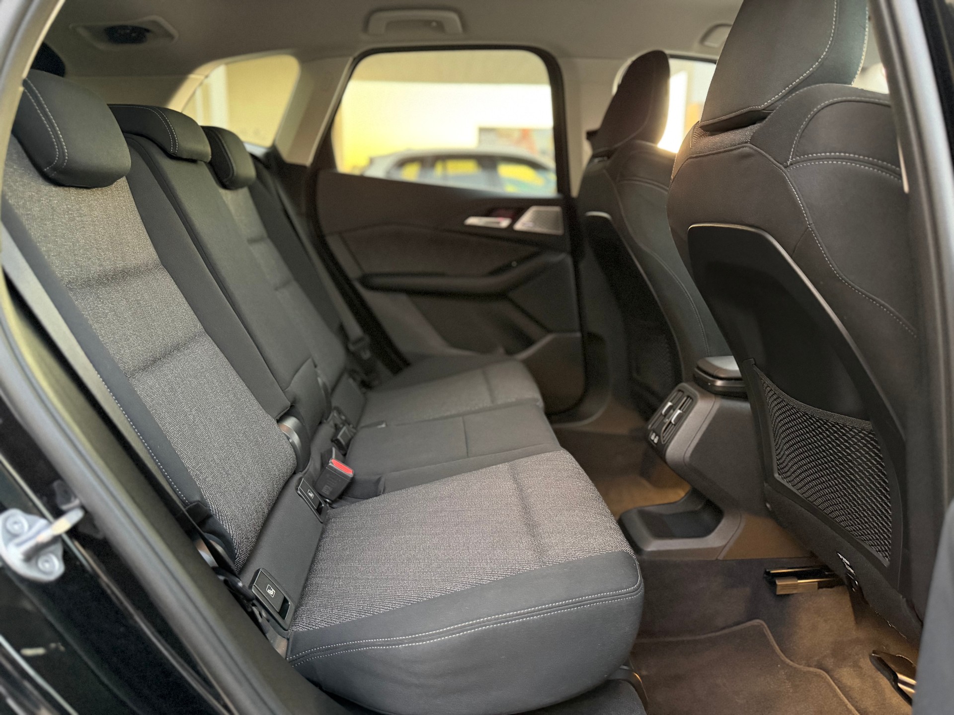 BMW 218i Active Tourer DKG-image-13